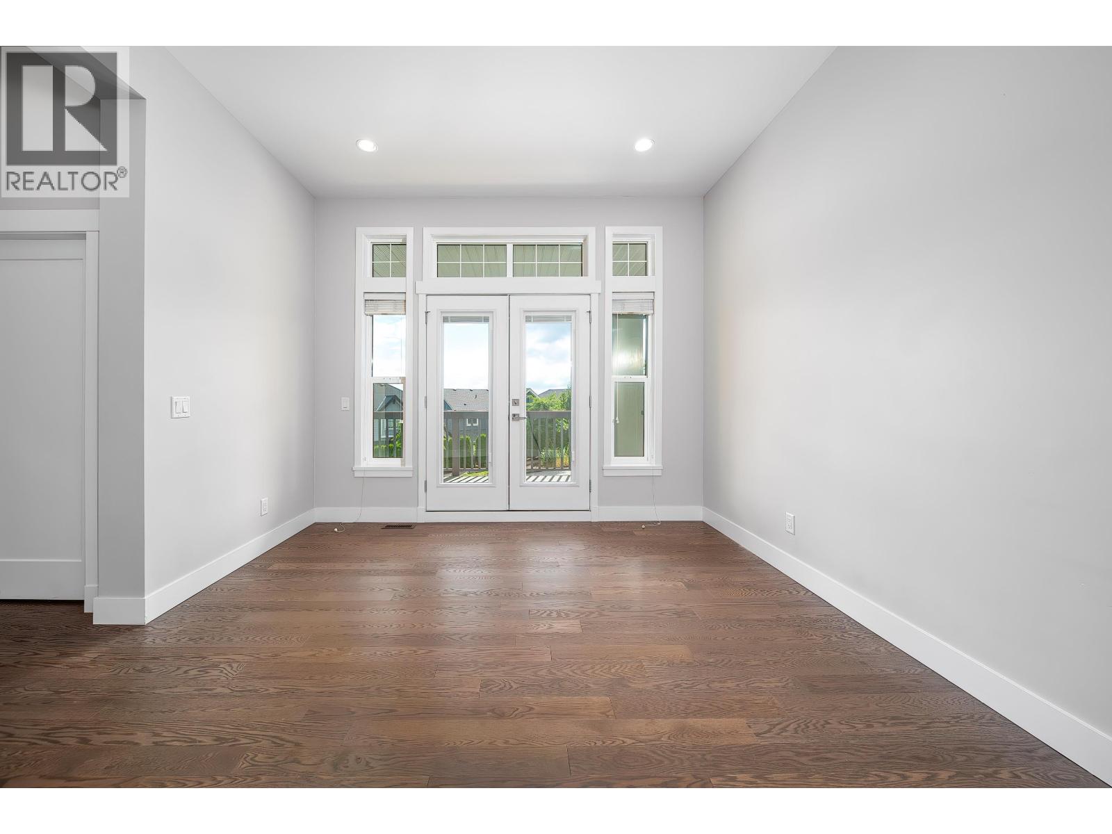 3563 Highland Drive Property Photo 5