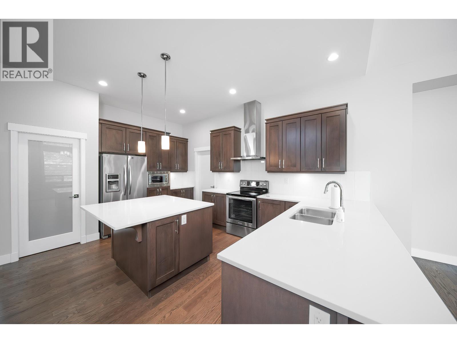 3563 Highland Drive Property Photo 10
