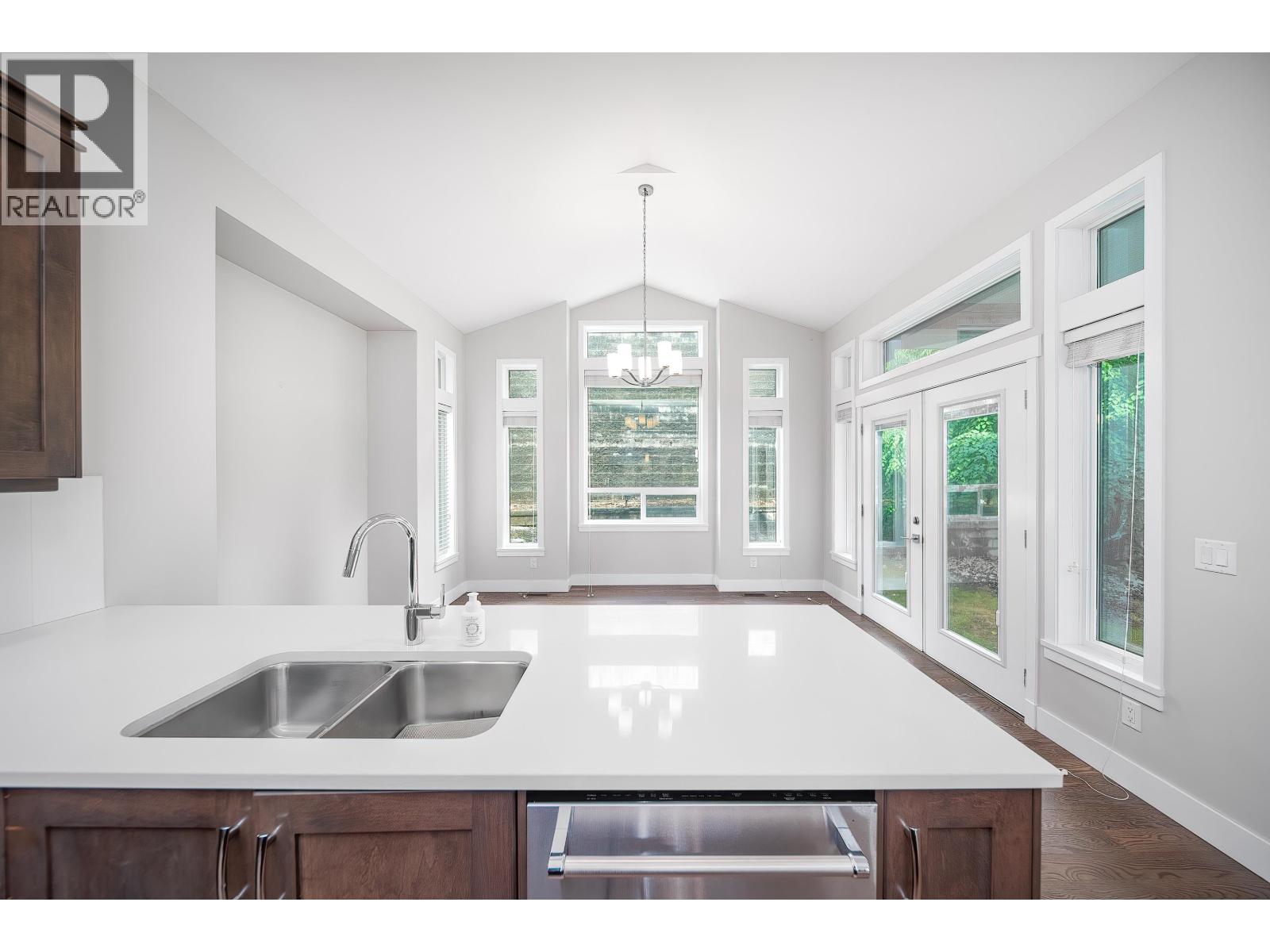 3563 Highland Drive Property Photo 11