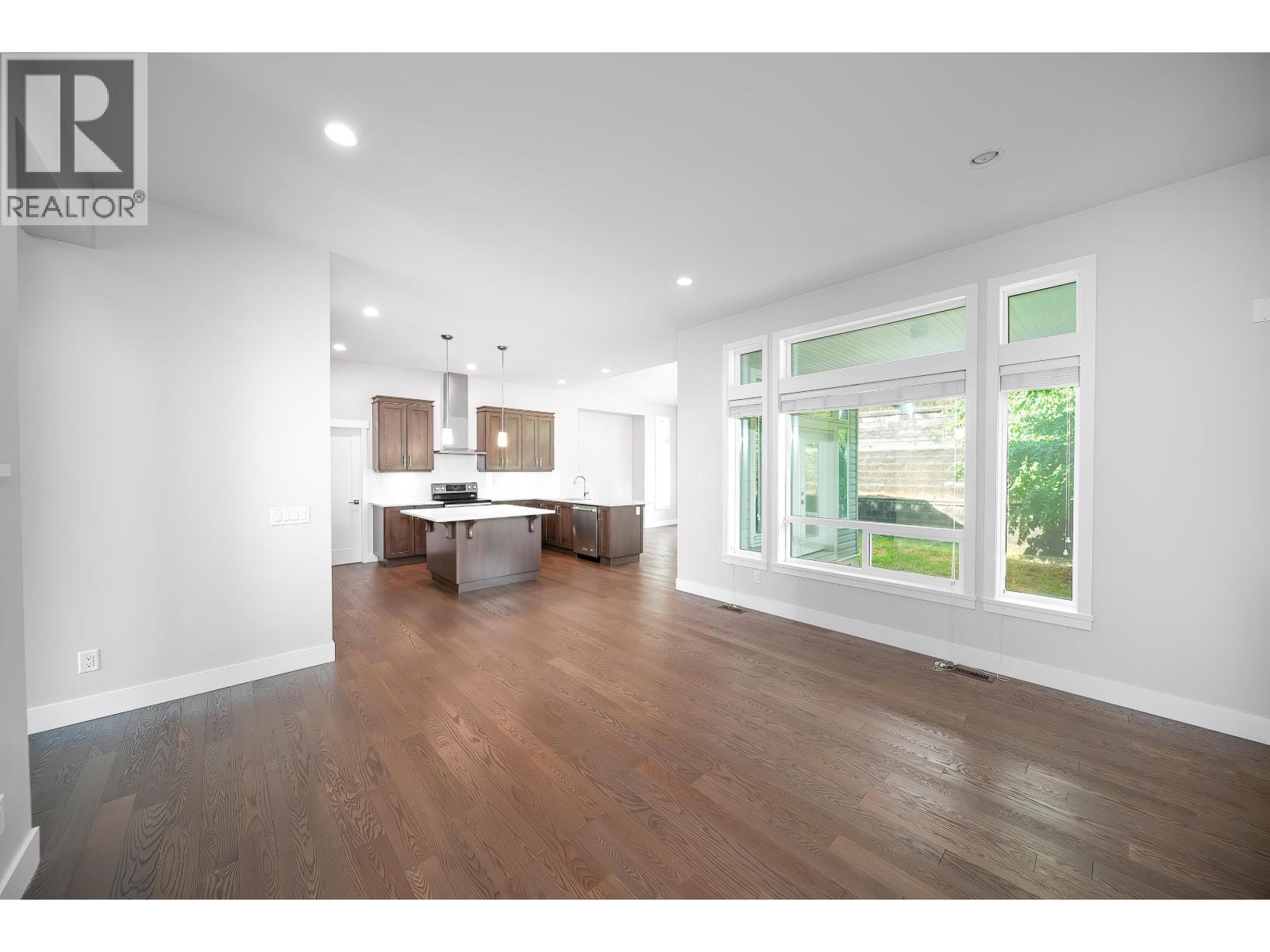 3563 Highland Drive Property Photo 13