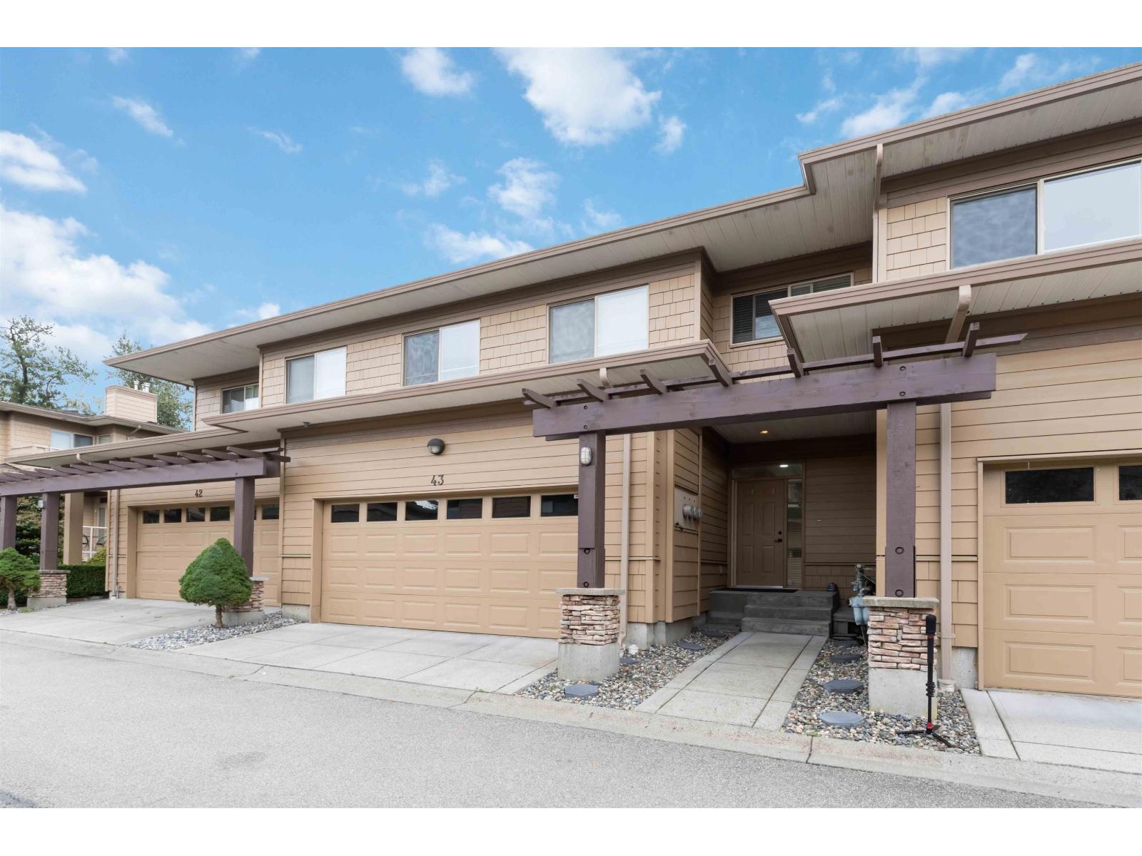 43 16655 64 Avenue Property Photo 2