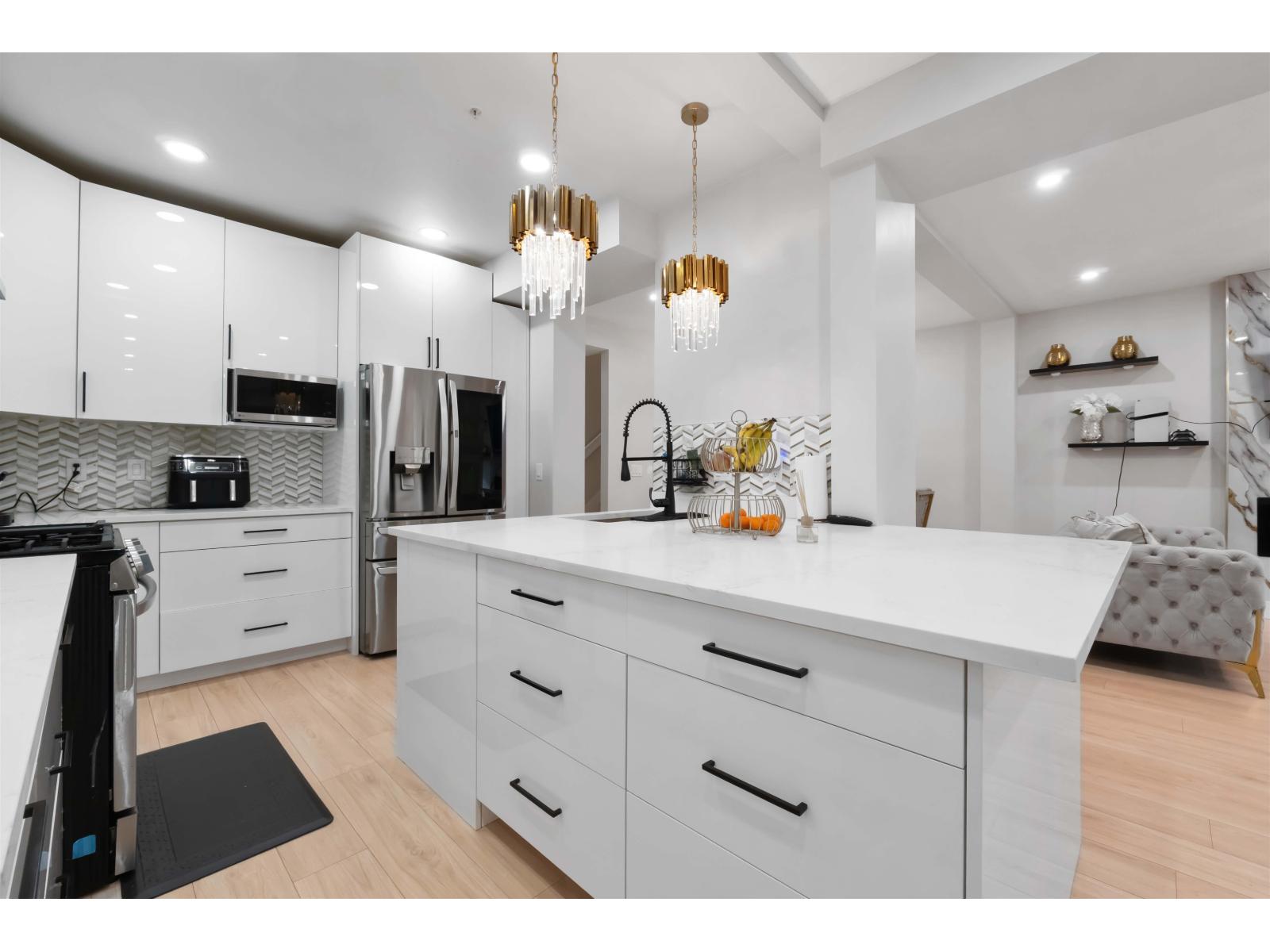 43 16655 64 Avenue Property Photo 17