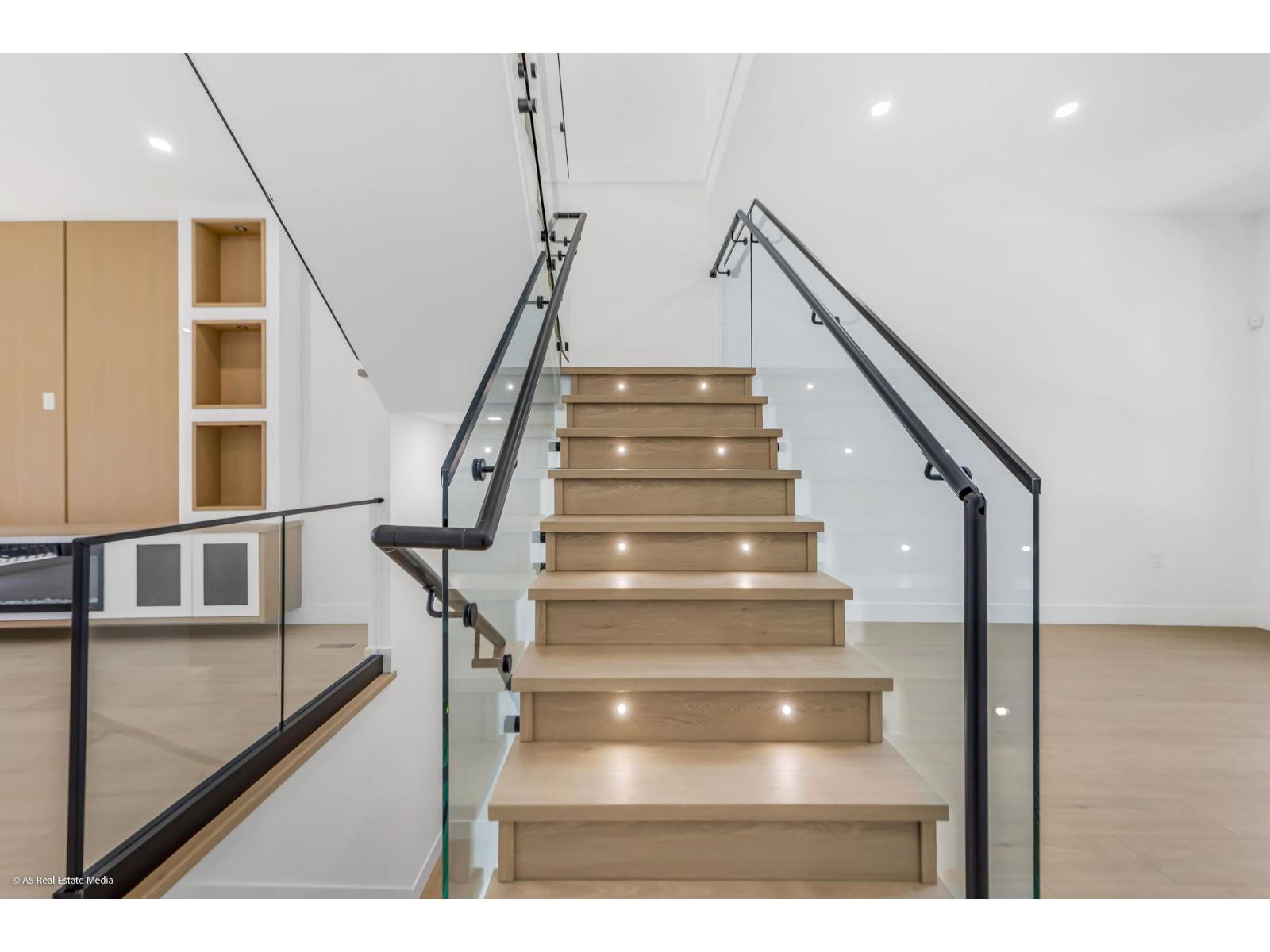 7083 115 Street Property Photo 10