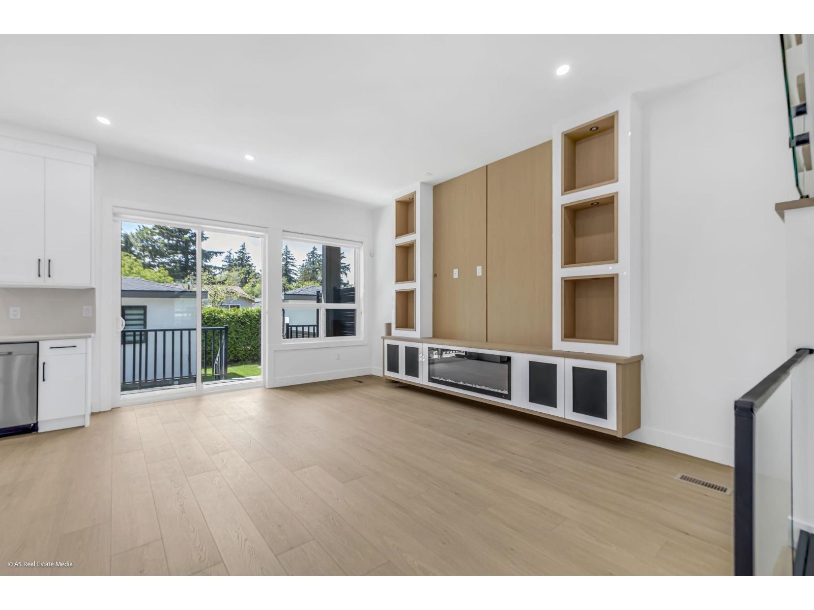 7083 115 Street Property Photo 12