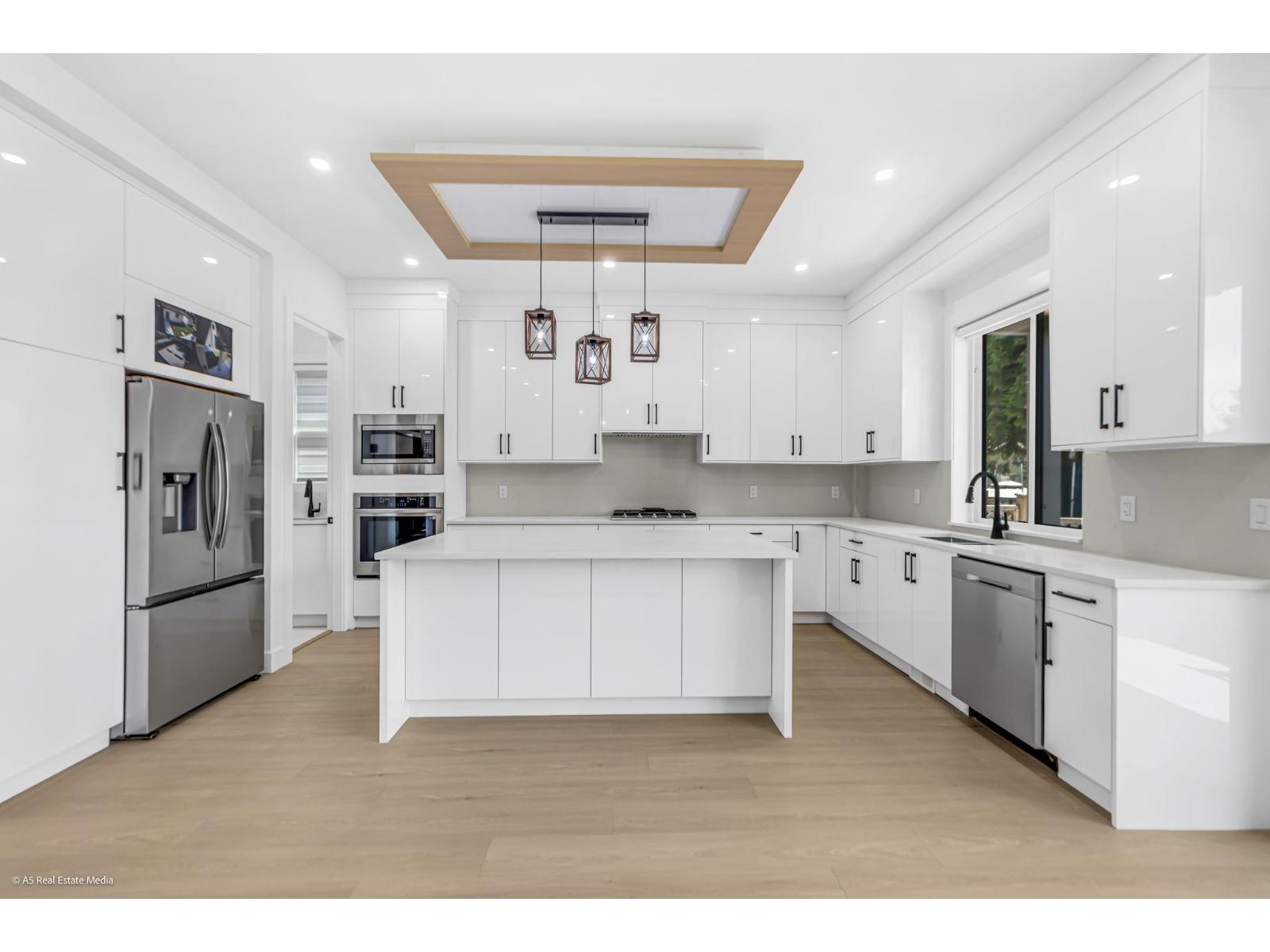 7083 115 Street Property Photo 15