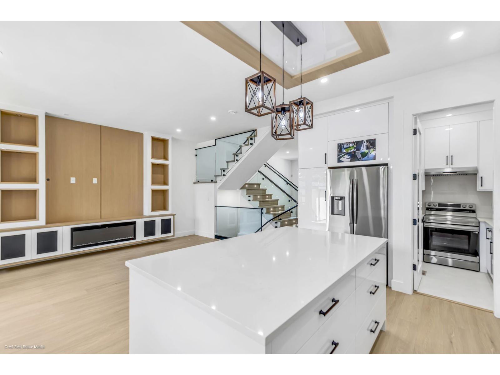 7083 115 Street Property Photo 17