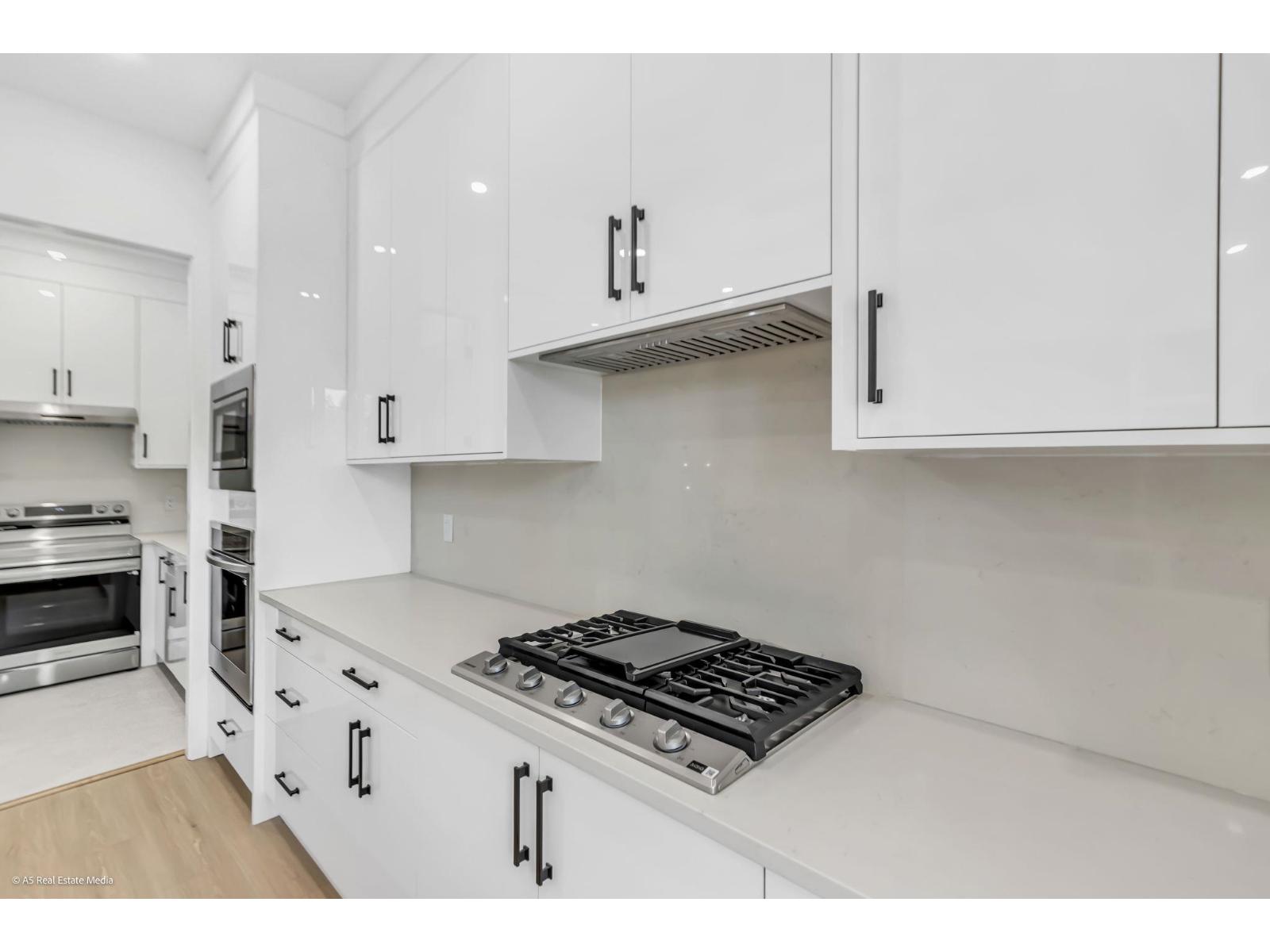 7083 115 Street Property Photo 18