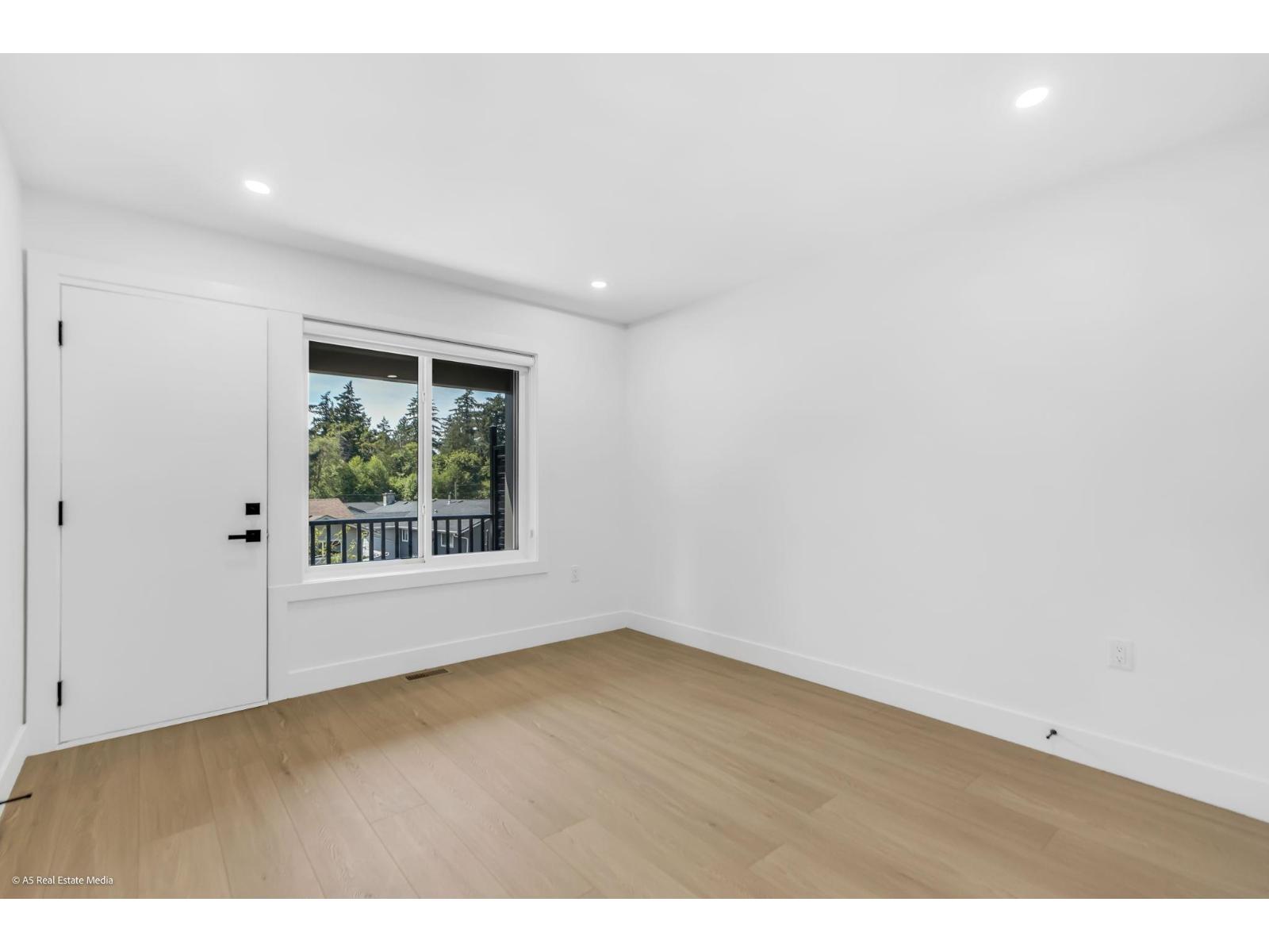 7083 115 Street Property Photo 23