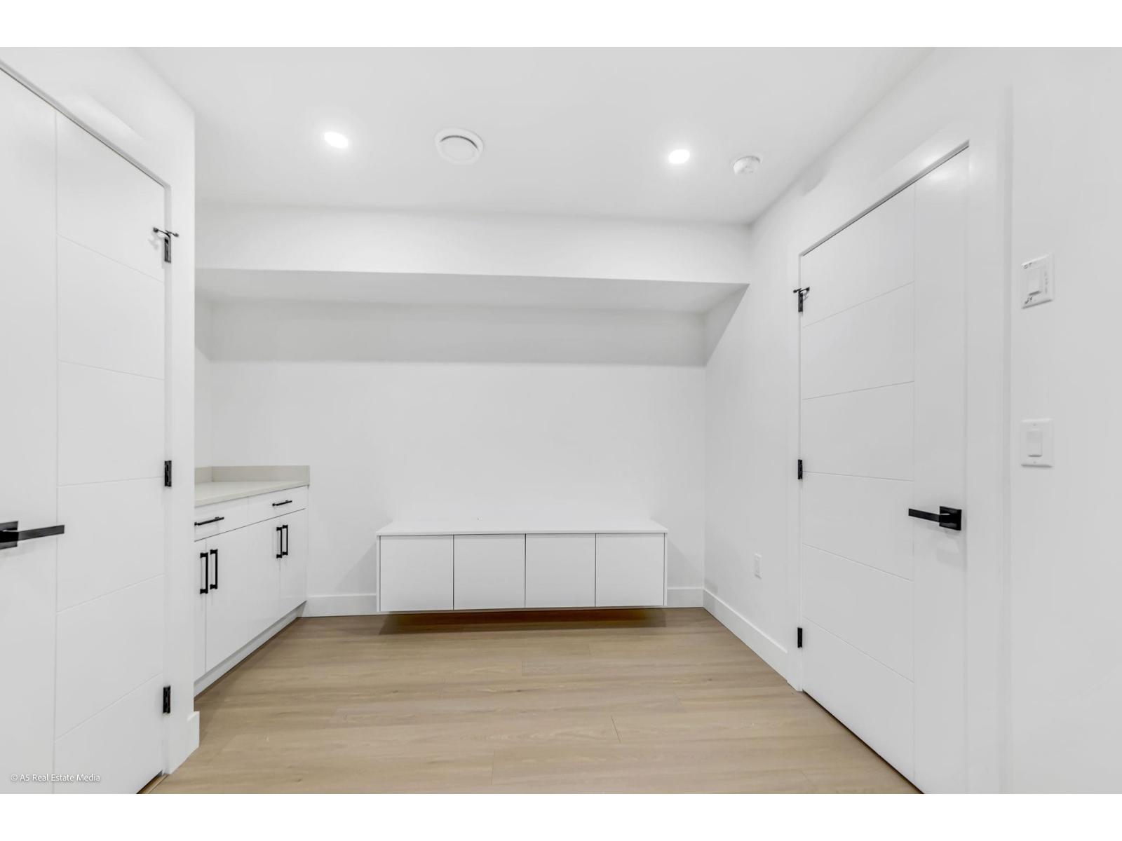 7083 115 Street Property Photo 29
