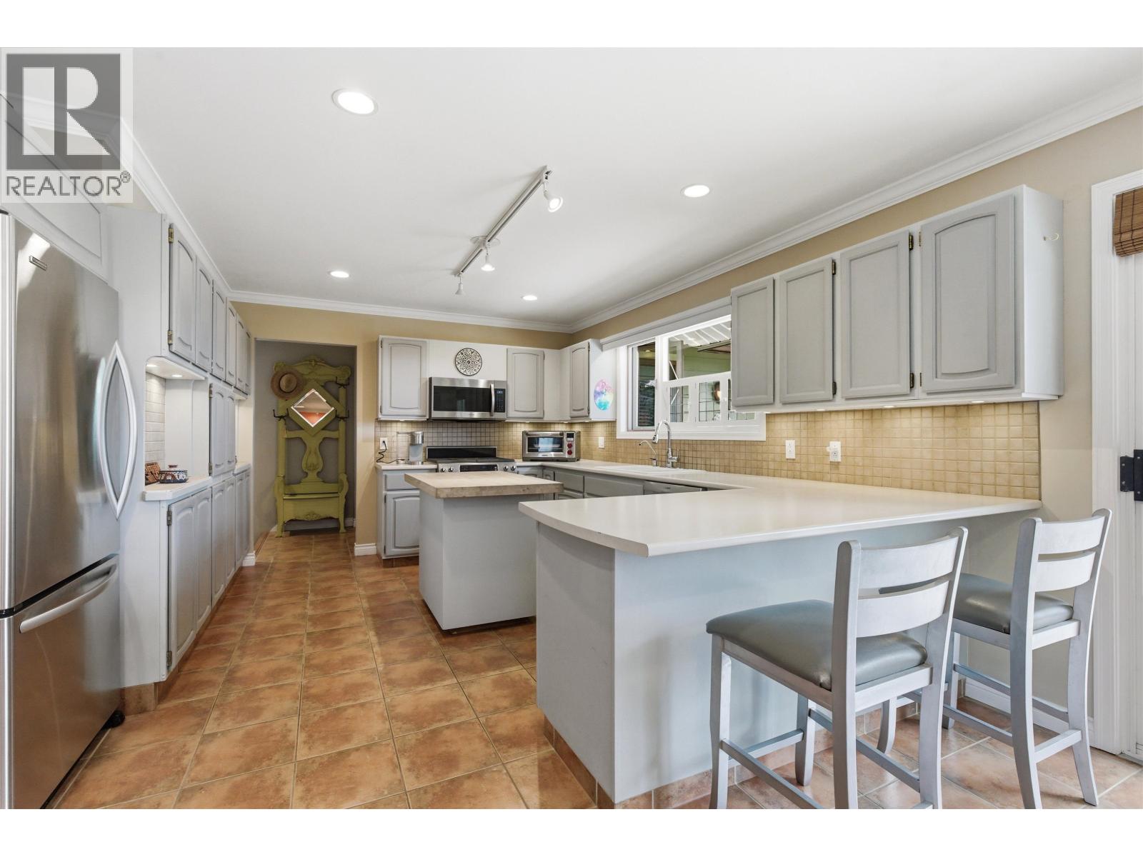 5042 Gloinnzun Drive Property Photo 14