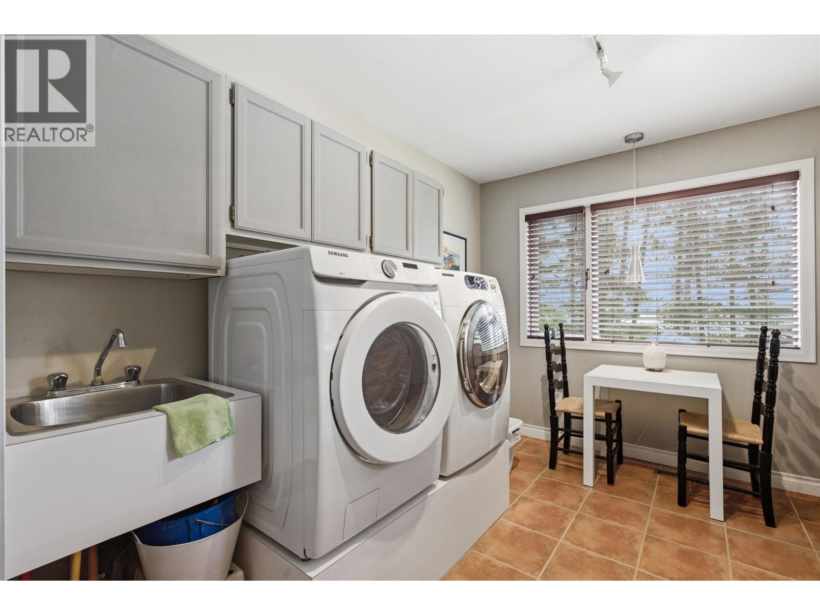 5042 Gloinnzun Drive Property Photo 29
