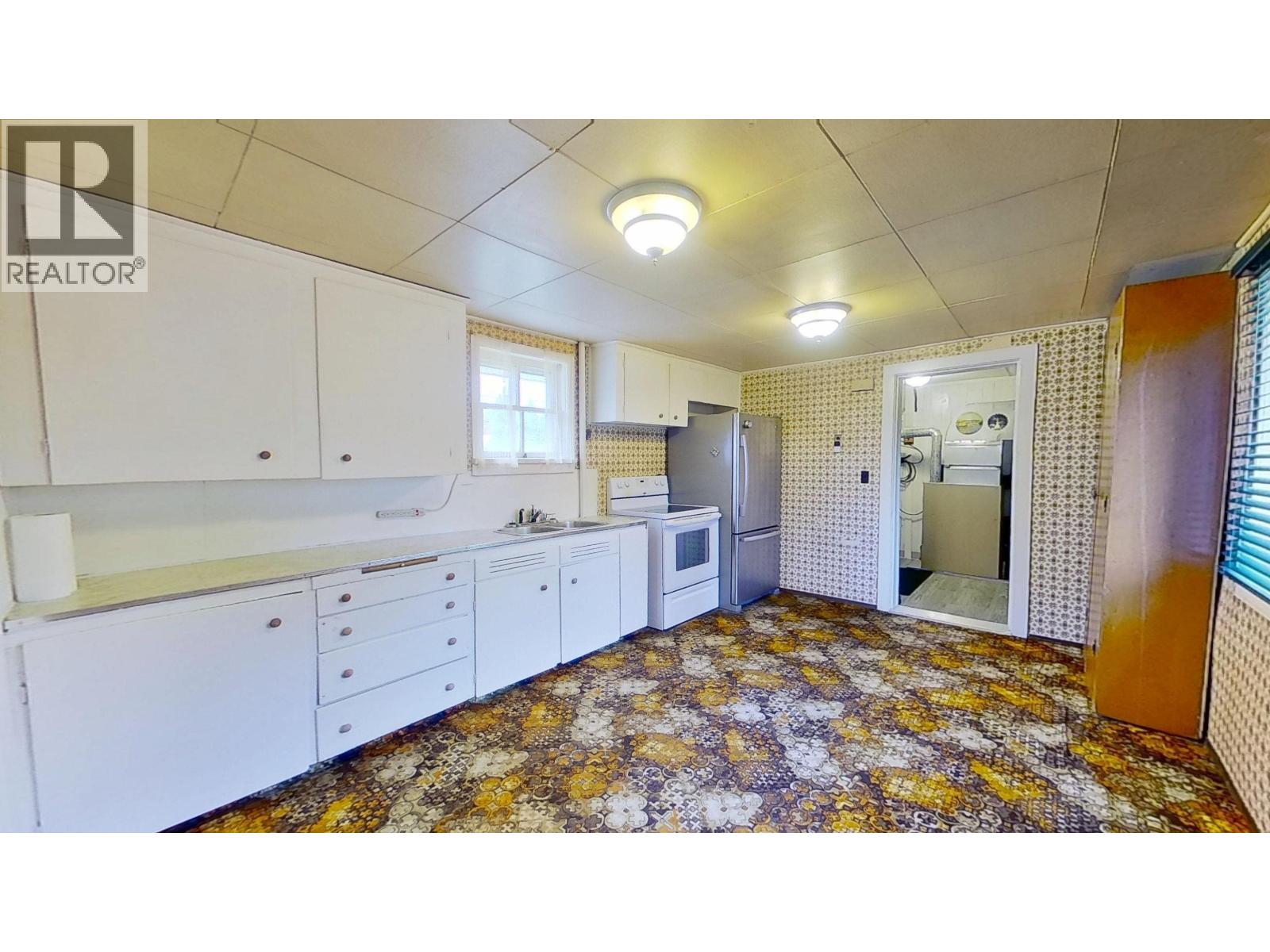 9424-9503 95 Street Property Photo 11