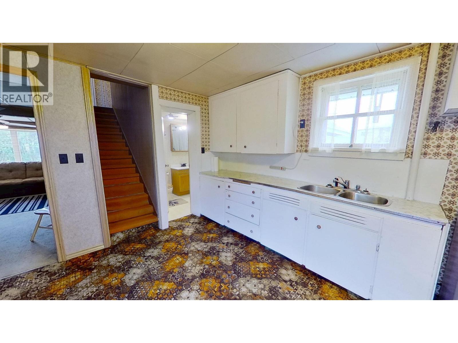 9424-9503 95 Street Property Photo 12