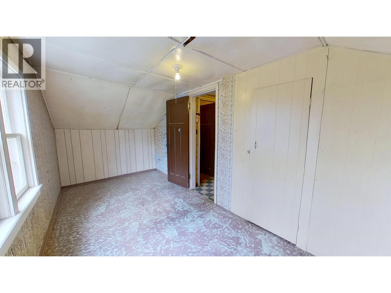 9424-9503 95 Street Property Photo 19