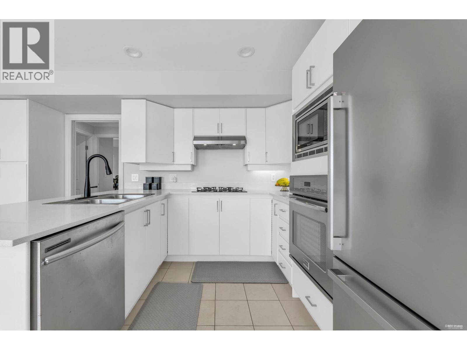 111 Sandringham Crescent Property Photo 11