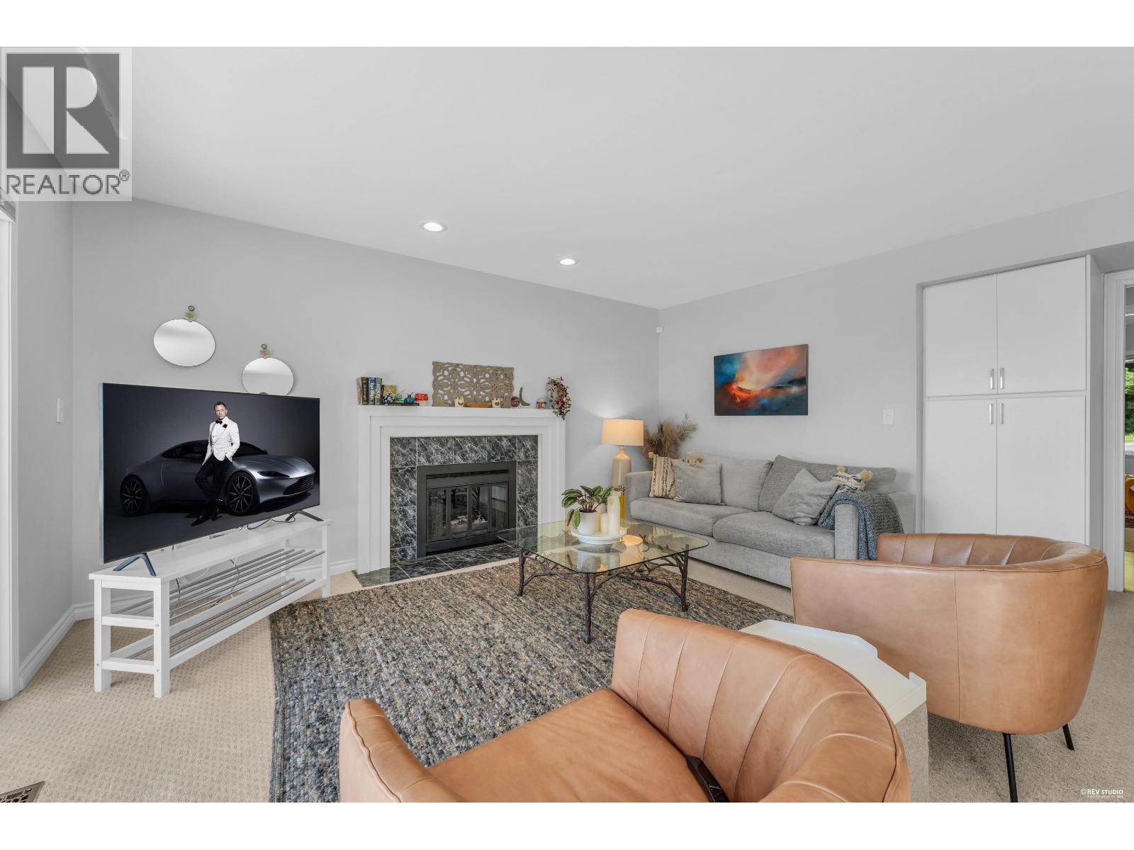 111 Sandringham Crescent Property Photo 15