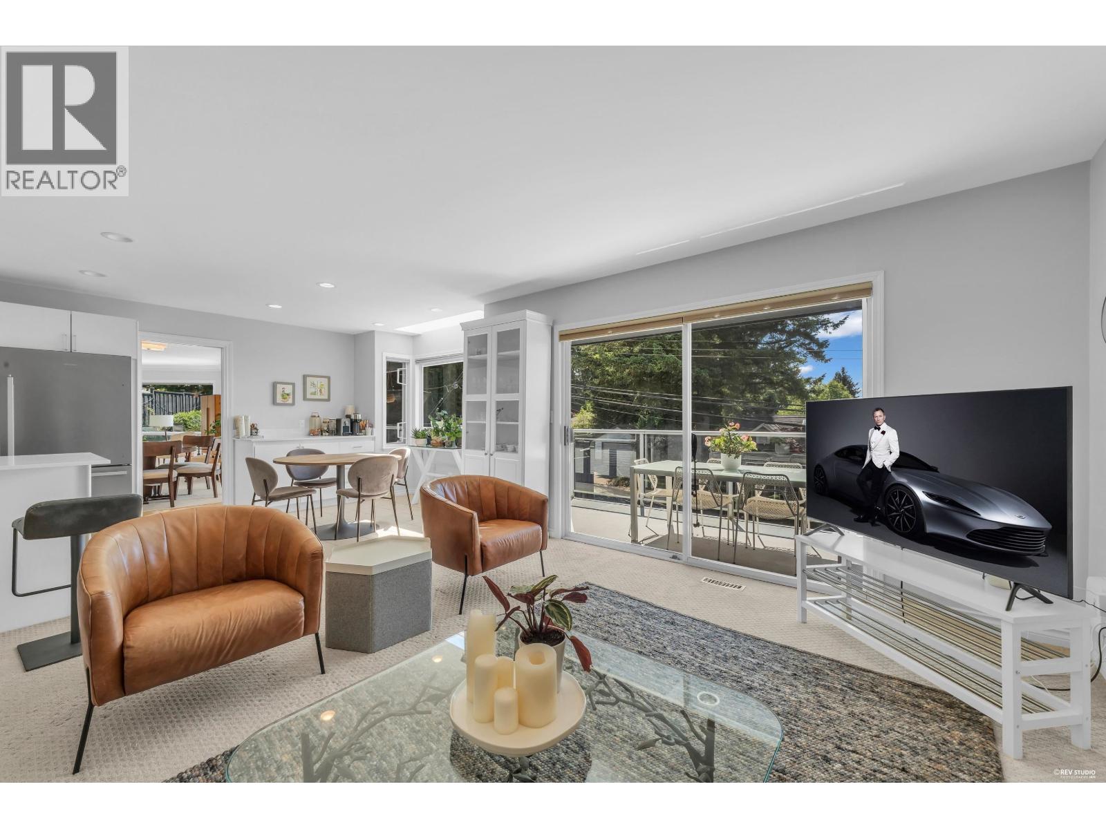 111 Sandringham Crescent Property Photo 18