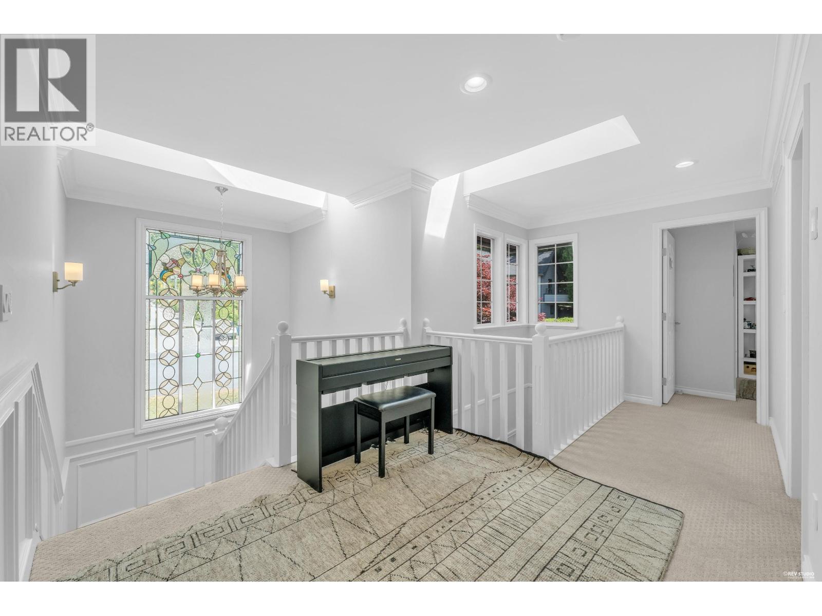 111 Sandringham Crescent Property Photo 22