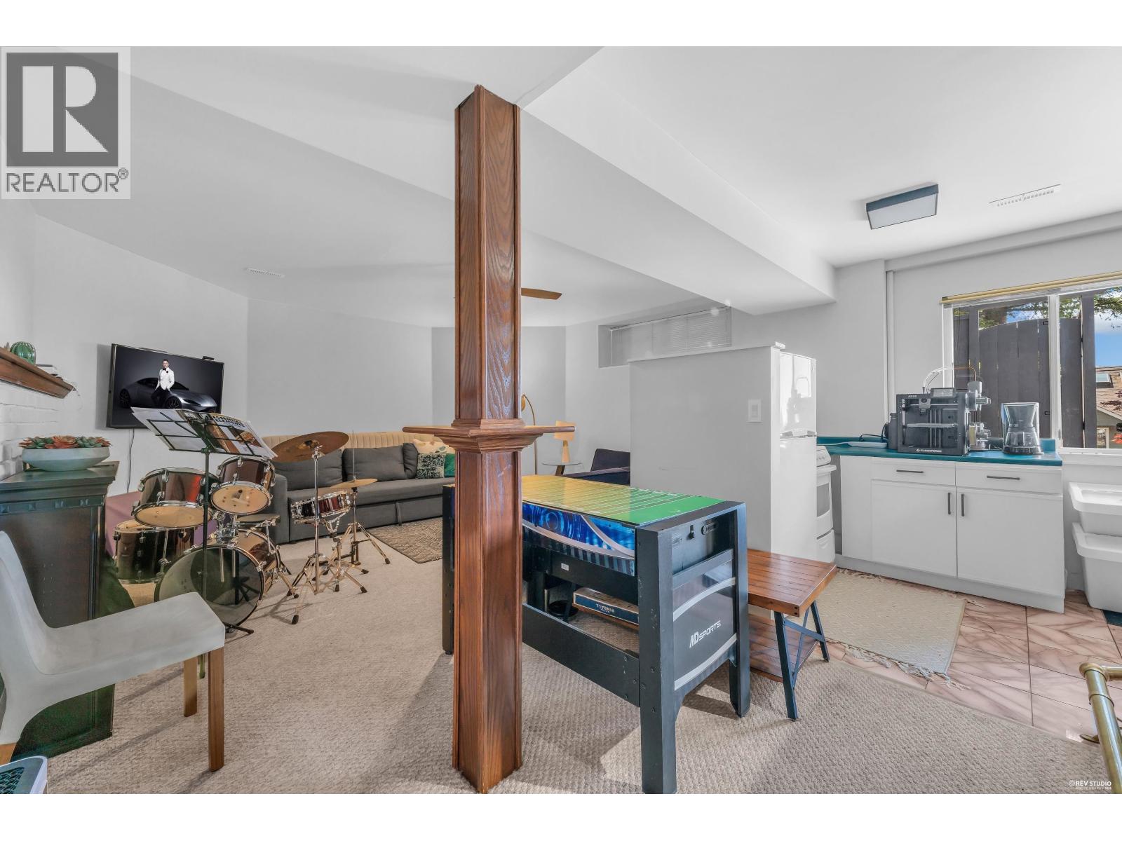 111 Sandringham Crescent Property Photo 30