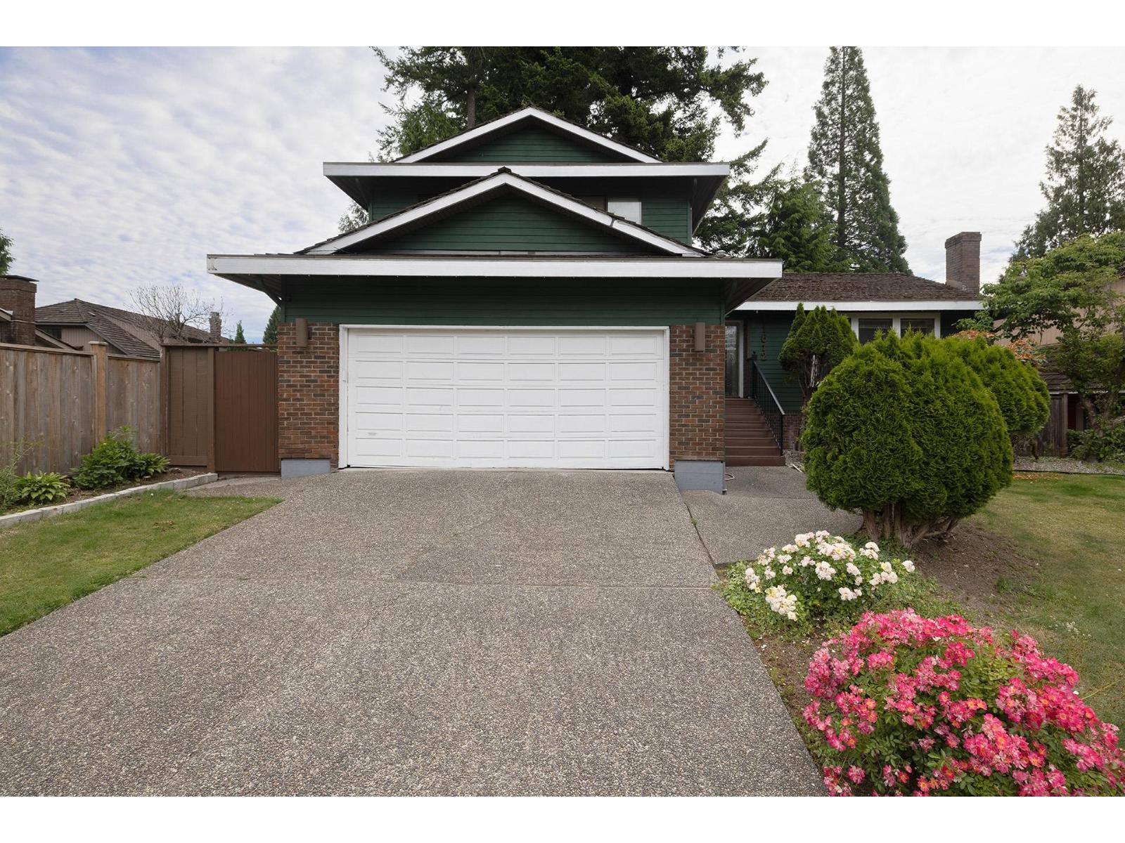 11612 Summit Crescent Property Photo 1