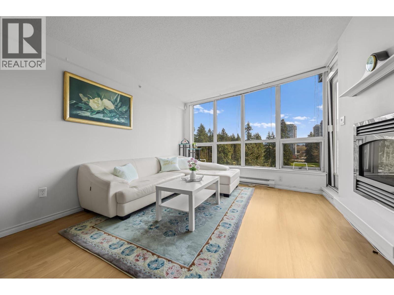 1102 1148 Heffley Crescent Property Photo 4