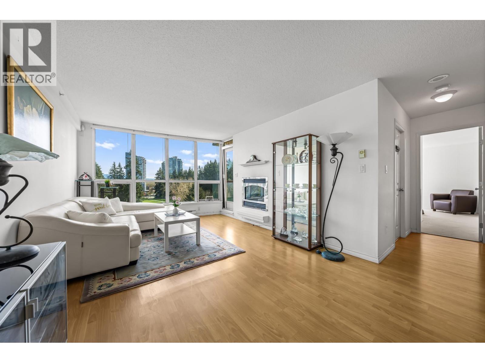 1102 1148 Heffley Crescent Property Photo 5