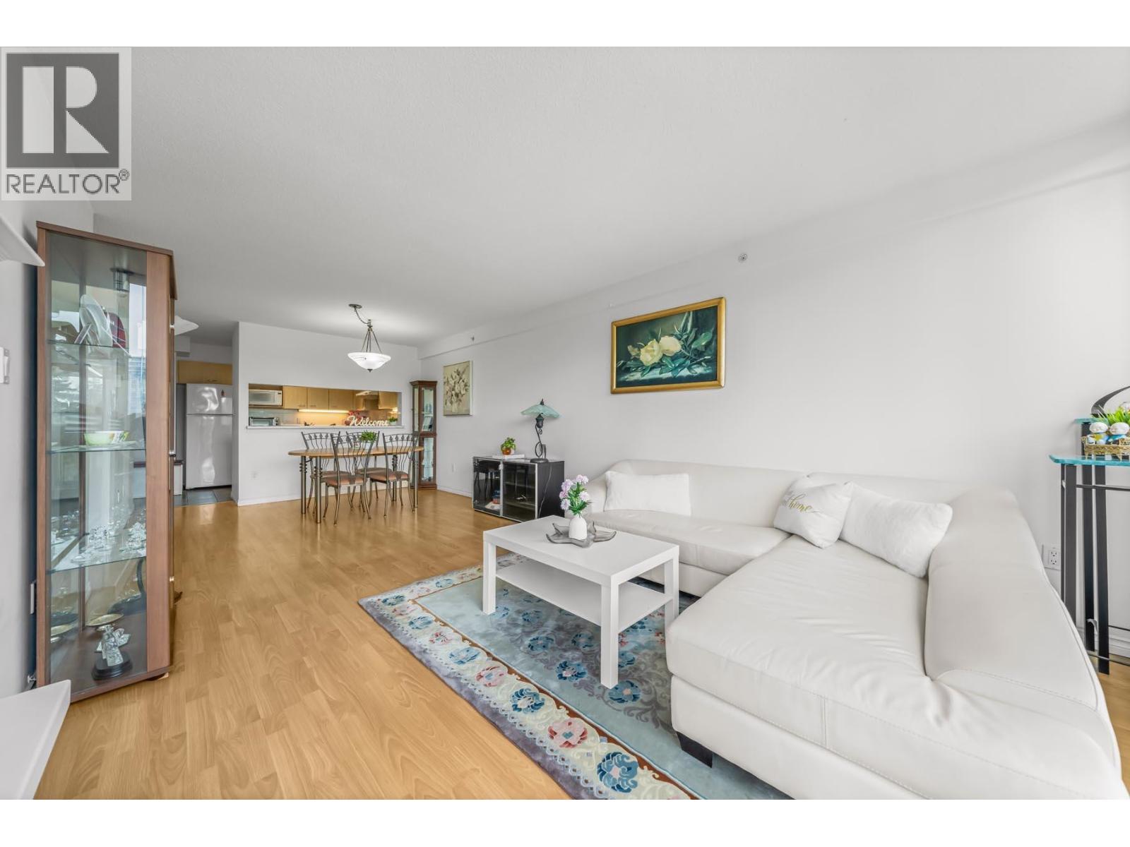 1102 1148 Heffley Crescent Property Photo 6