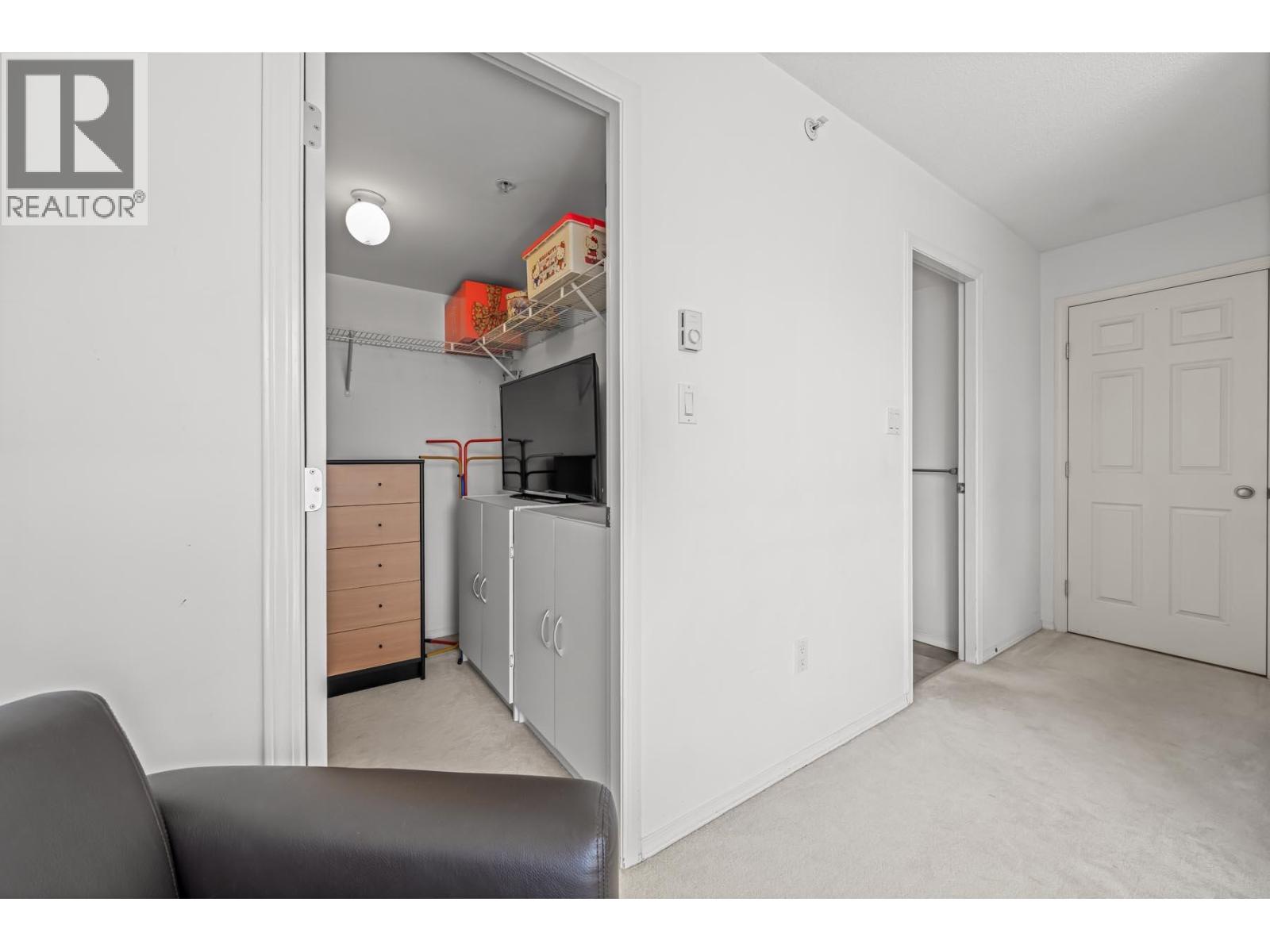 1102 1148 Heffley Crescent Property Photo 13