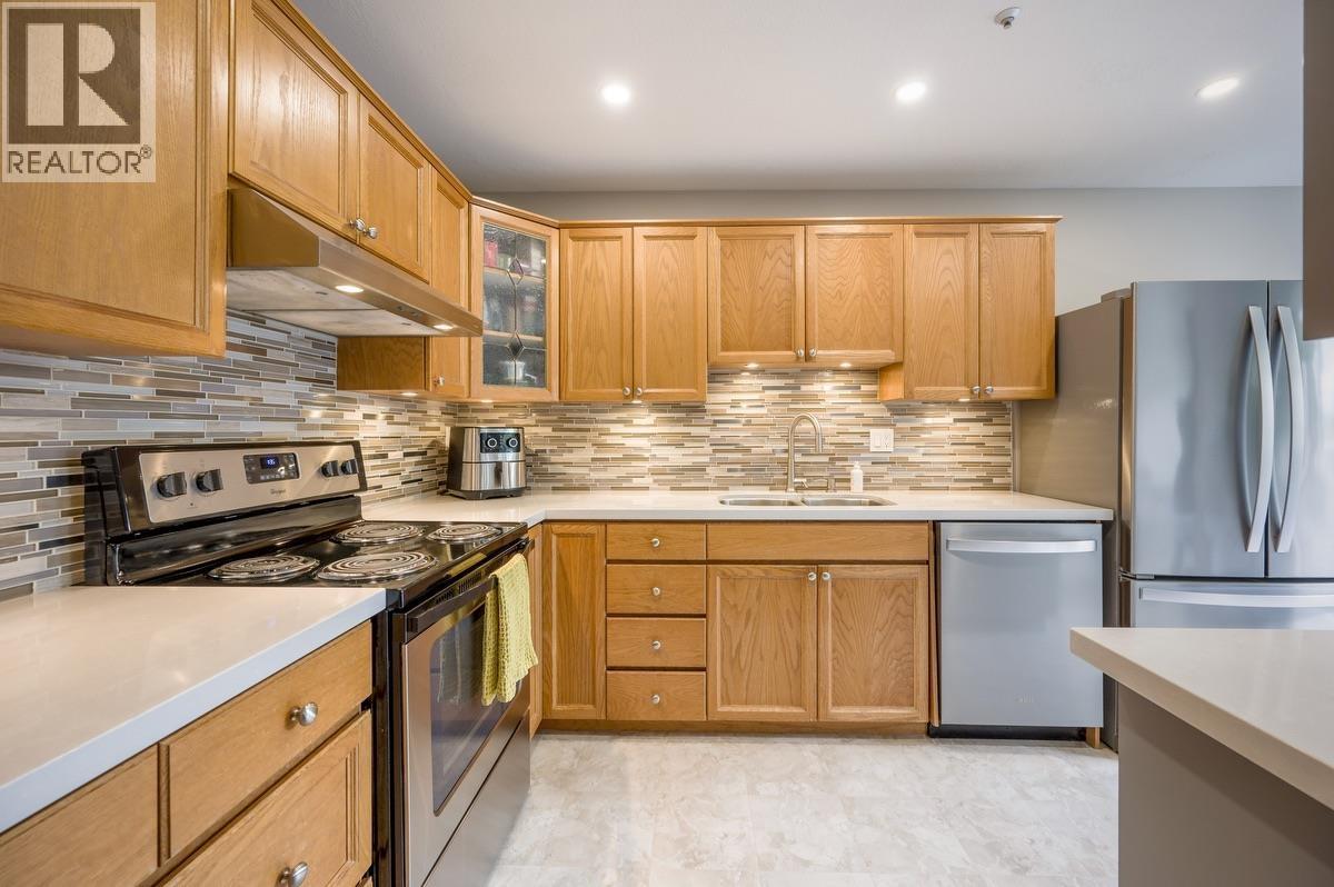 309 48 Richmond Street Property Photo 3