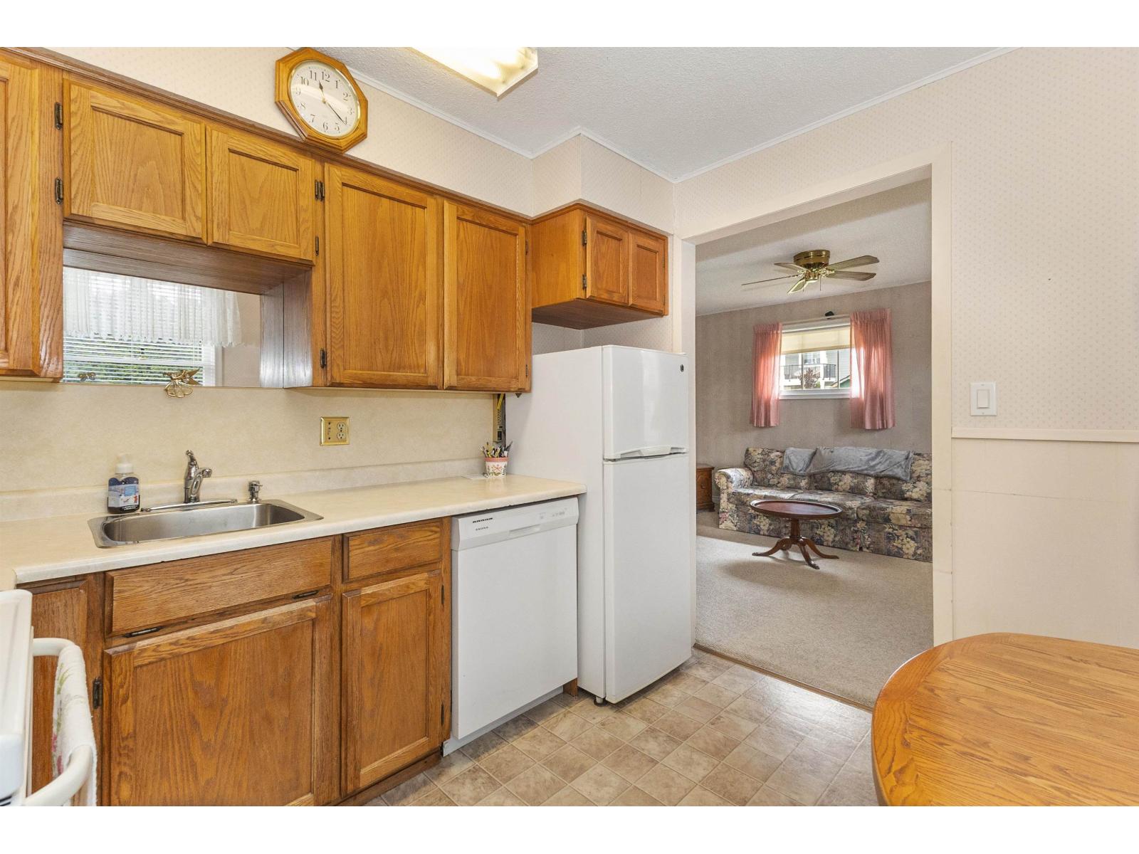 26968 30 Avenue Property Photo 3