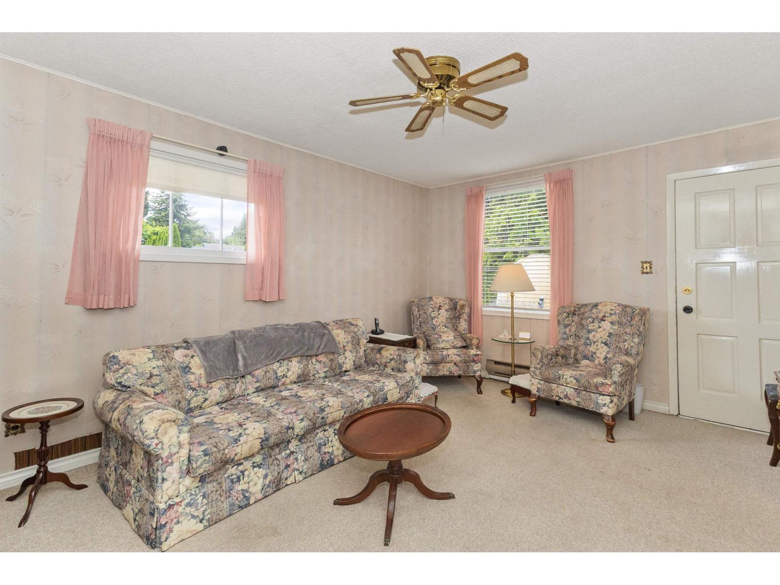 26968 30 Avenue Property Photo 5