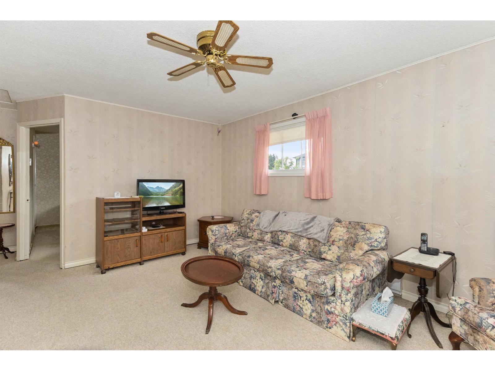 26968 30 Avenue Property Photo 6