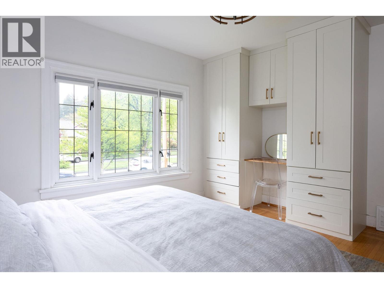 524 Second Street Property Photo 8