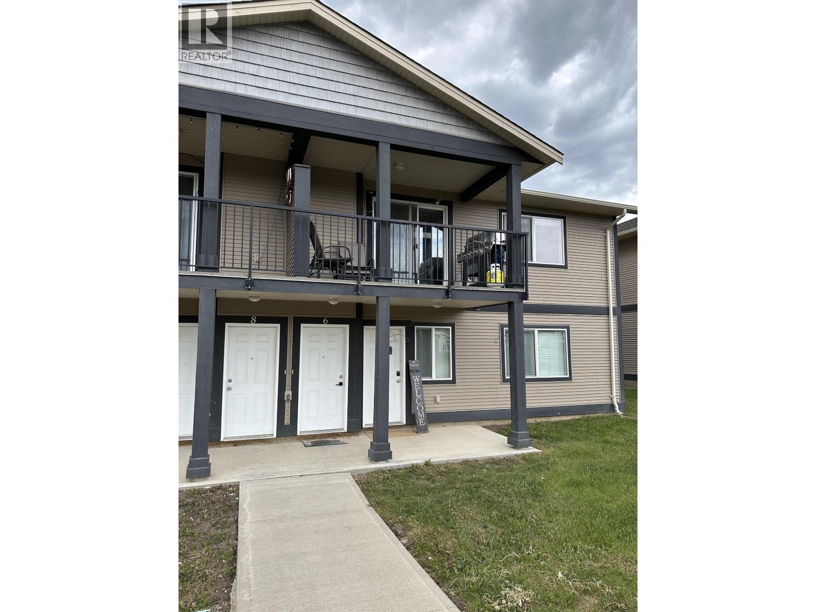 6 9707 99 Avenue Photo de la propriété 1