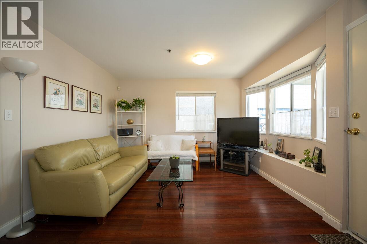 4568 Hoy Street Property Photo 10