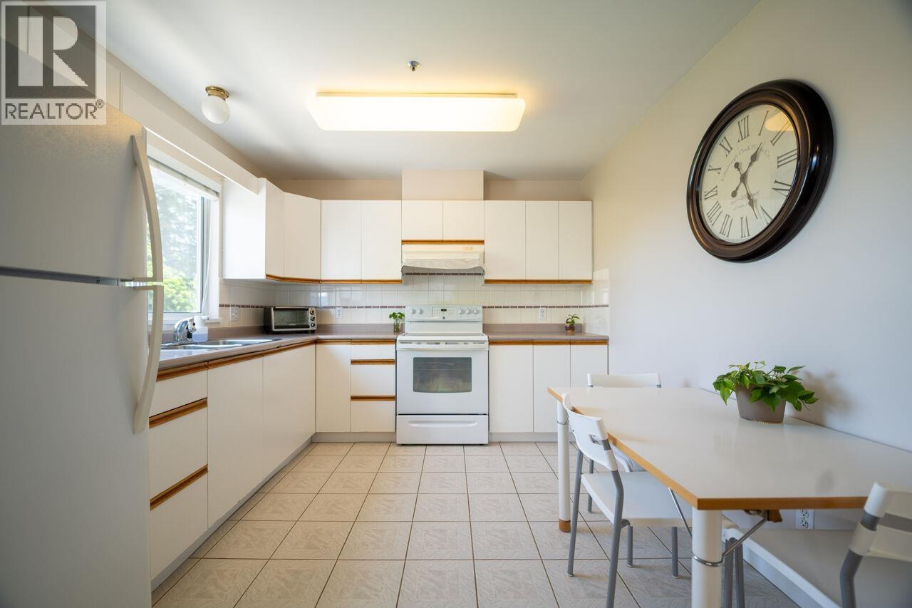 4568 Hoy Street Property Photo 12