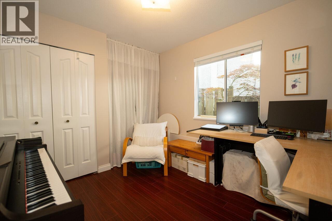 4568 Hoy Street Property Photo 14