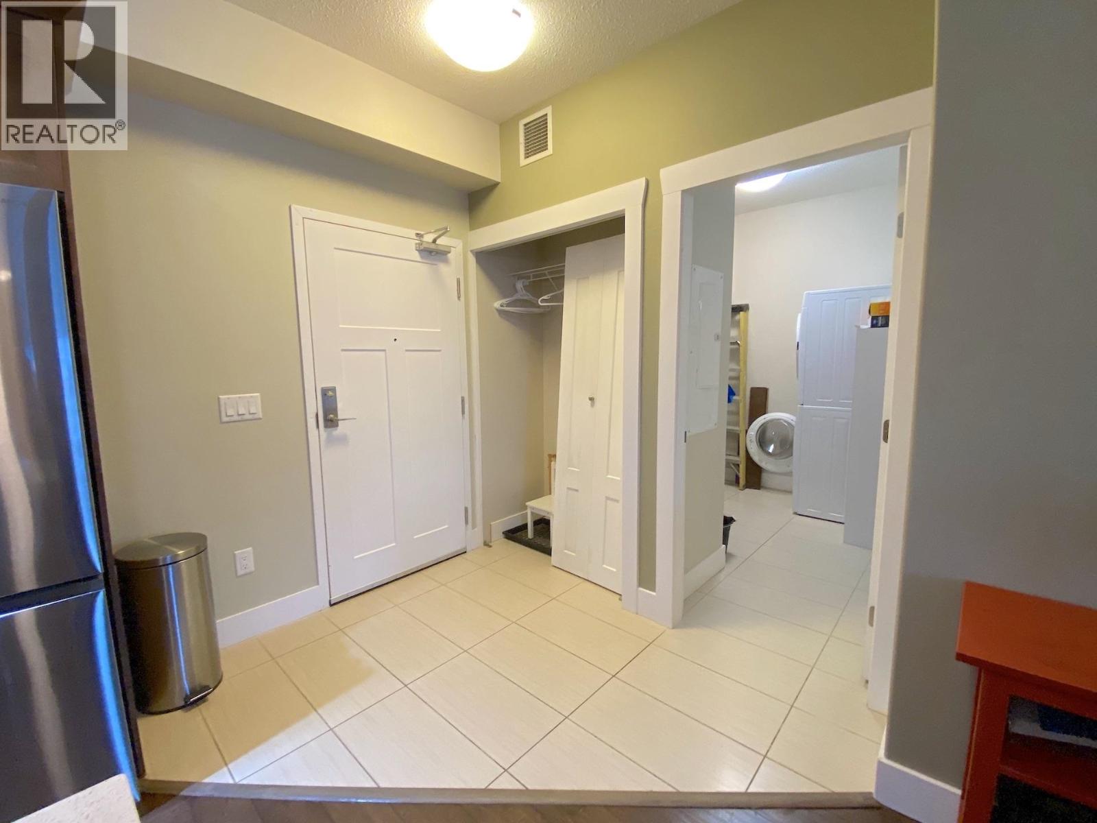 112 11203 105 Avenue Property Photo 4