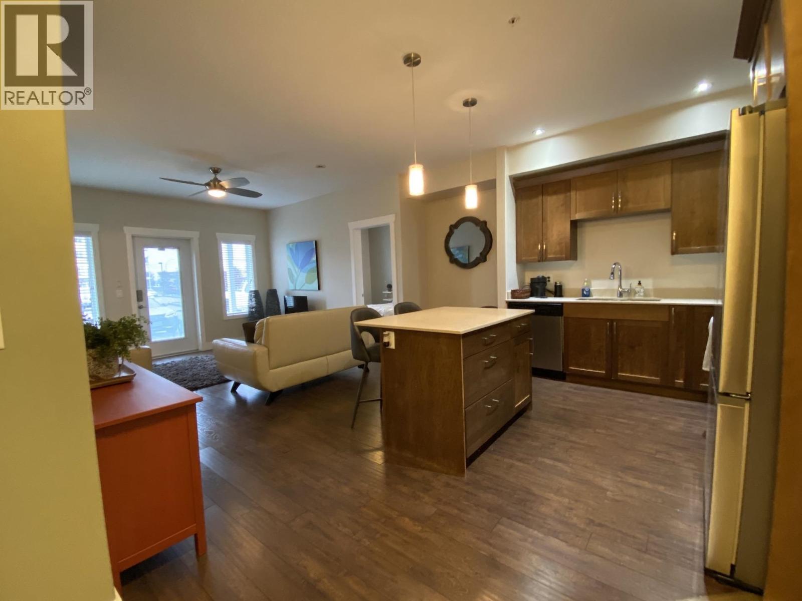 112 11203 105 Avenue Property Photo 5