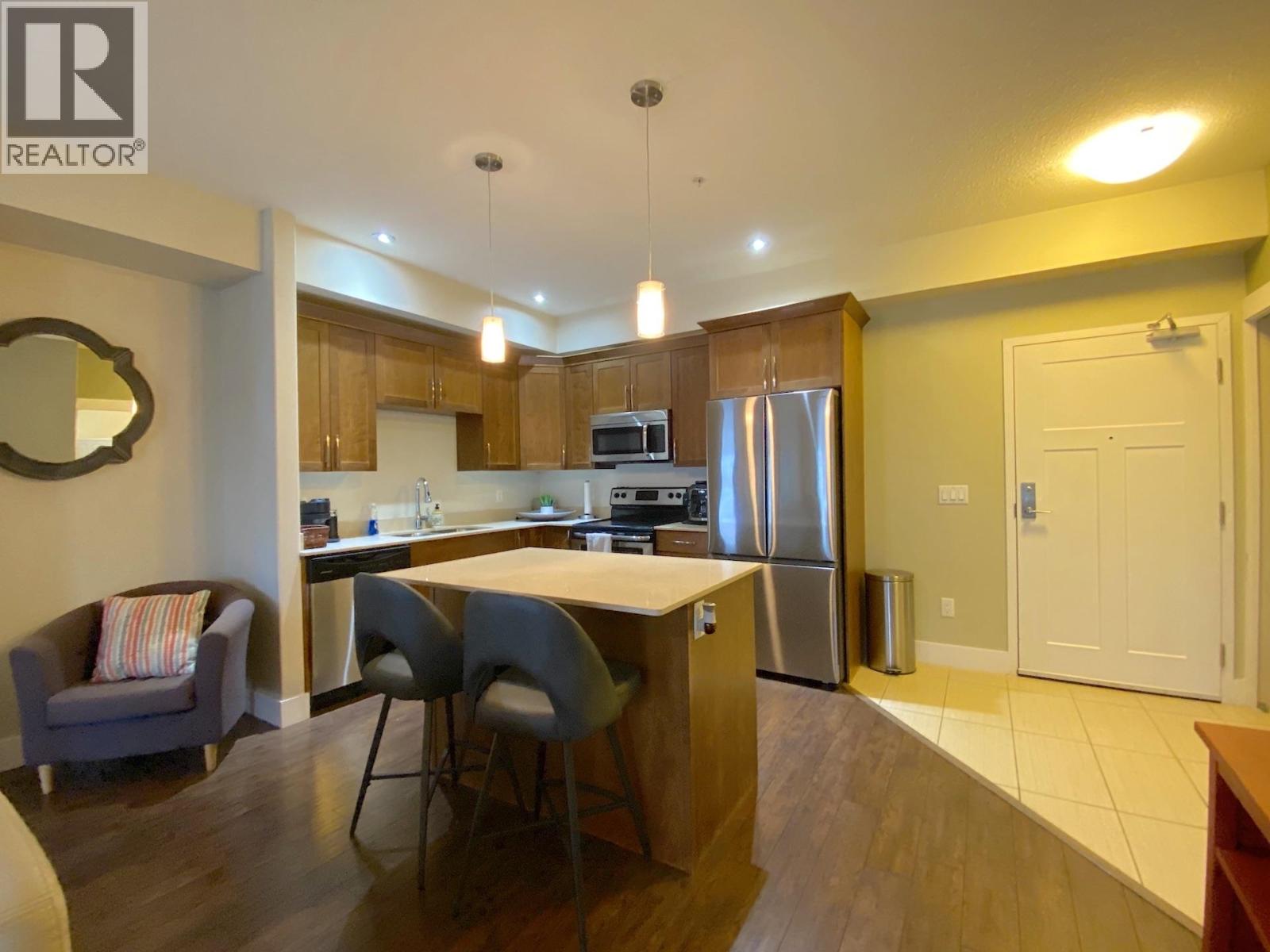 112 11203 105 Avenue Property Photo 7