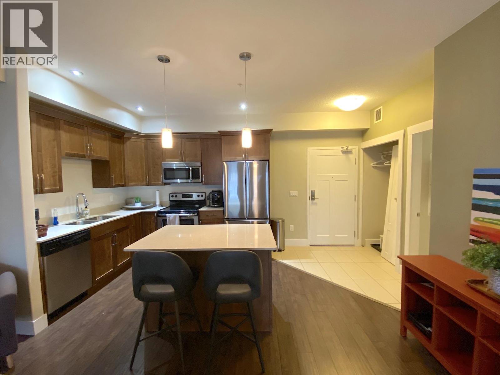 112 11203 105 Avenue Property Photo 8
