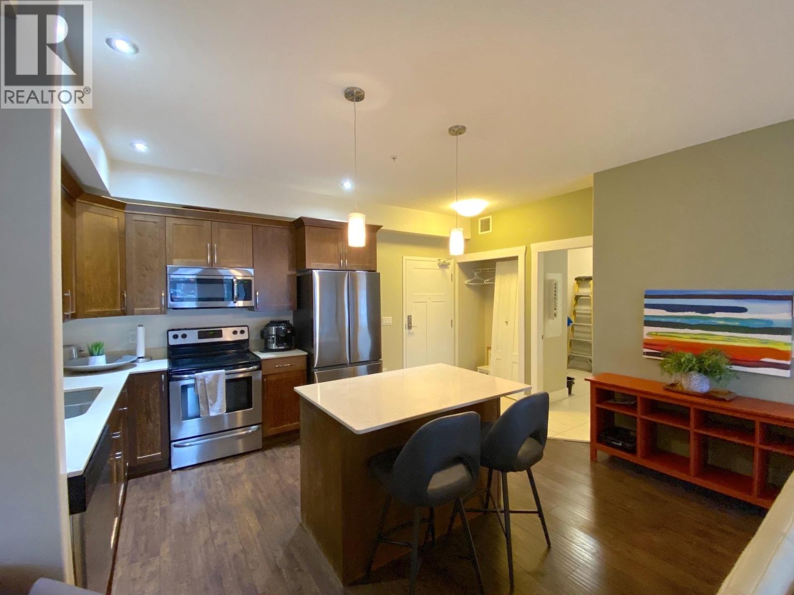 112 11203 105 Avenue Property Photo 9