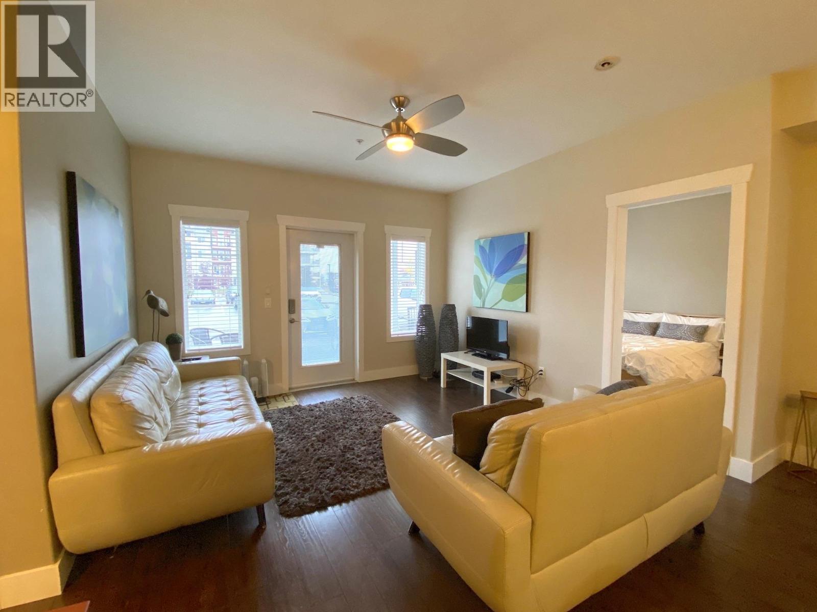 112 11203 105 Avenue Property Photo 12