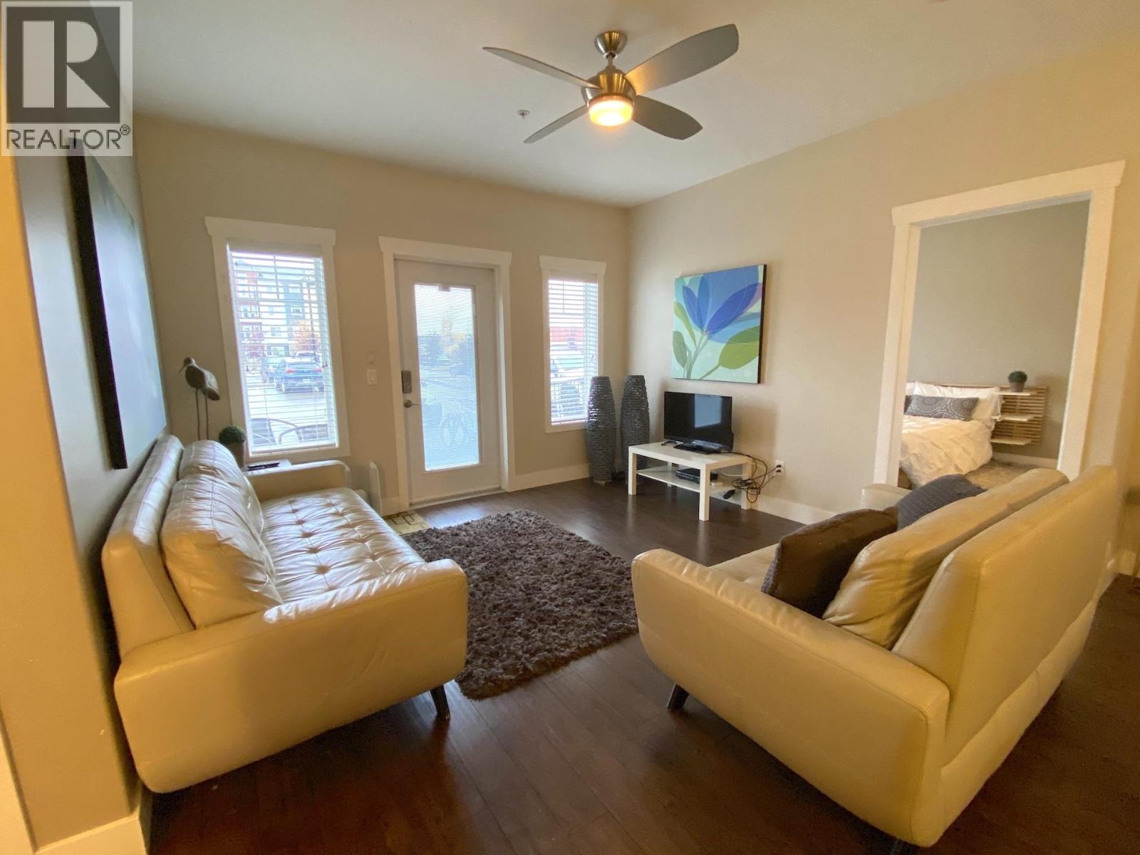 112 11203 105 Avenue Property Photo 13