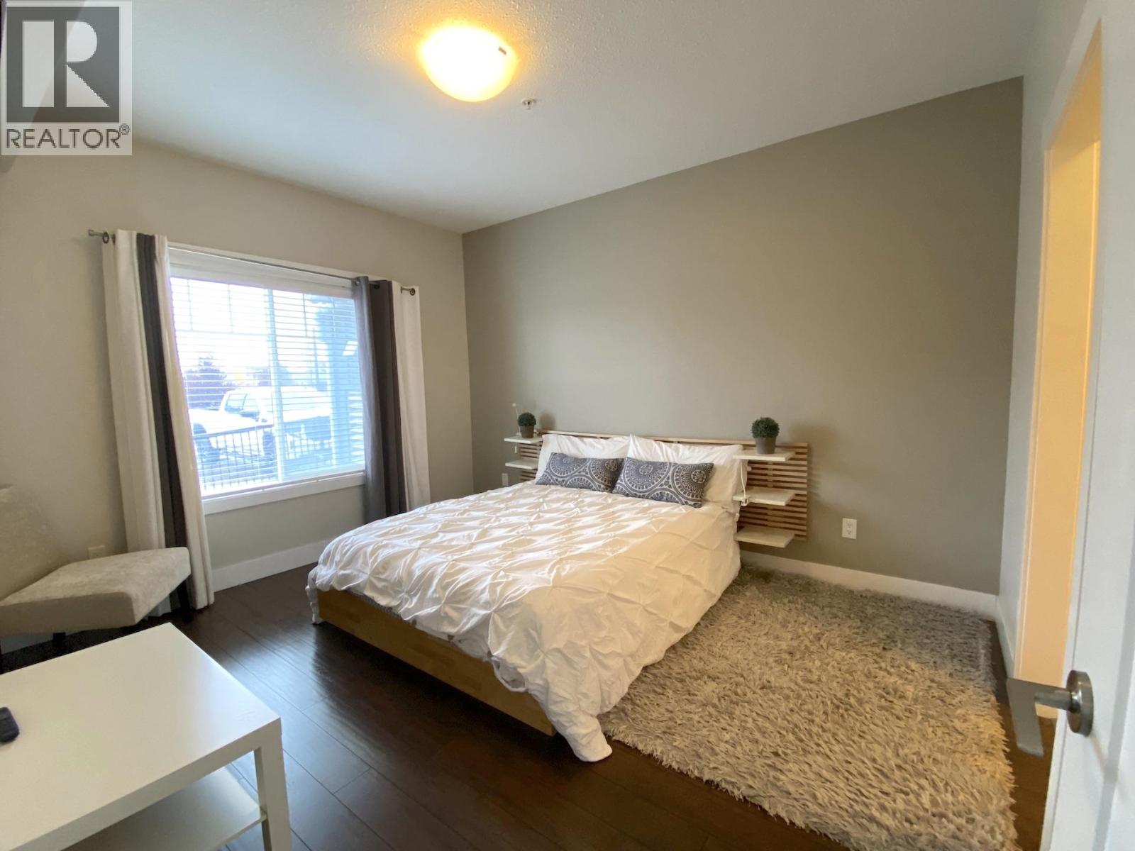 112 11203 105 Avenue Property Photo 17
