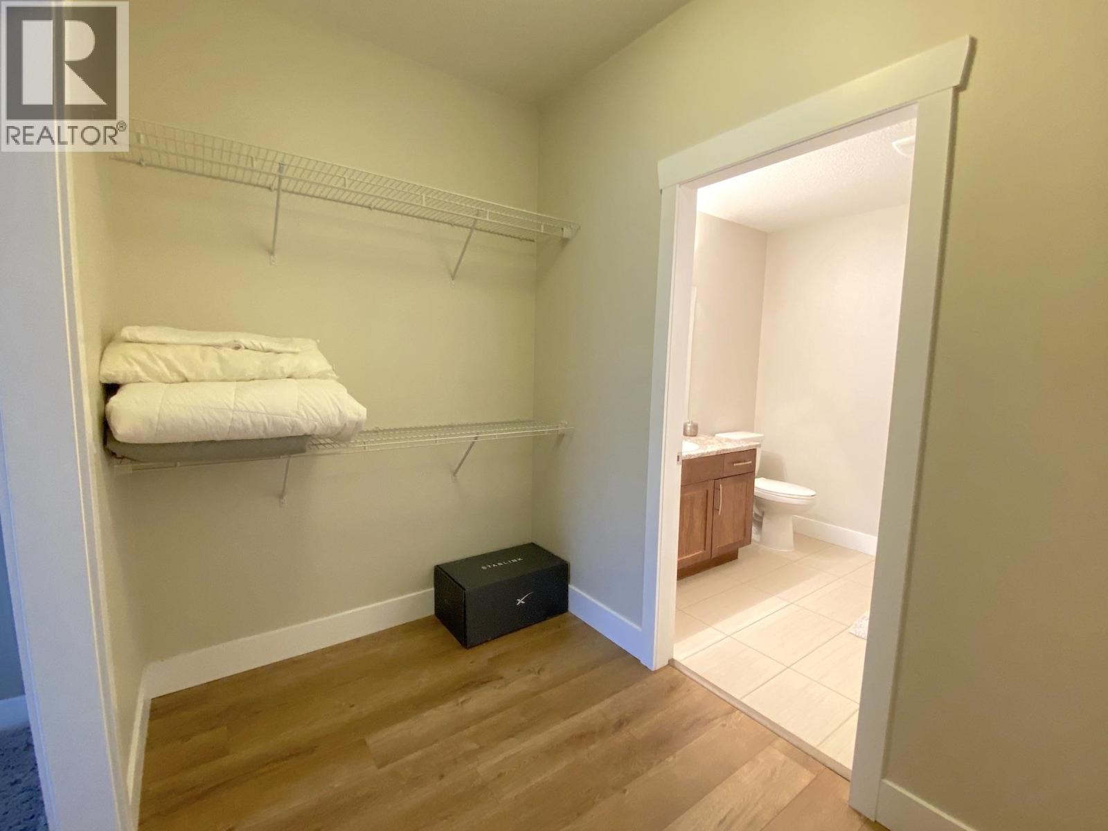 112 11203 105 Avenue Property Photo 23