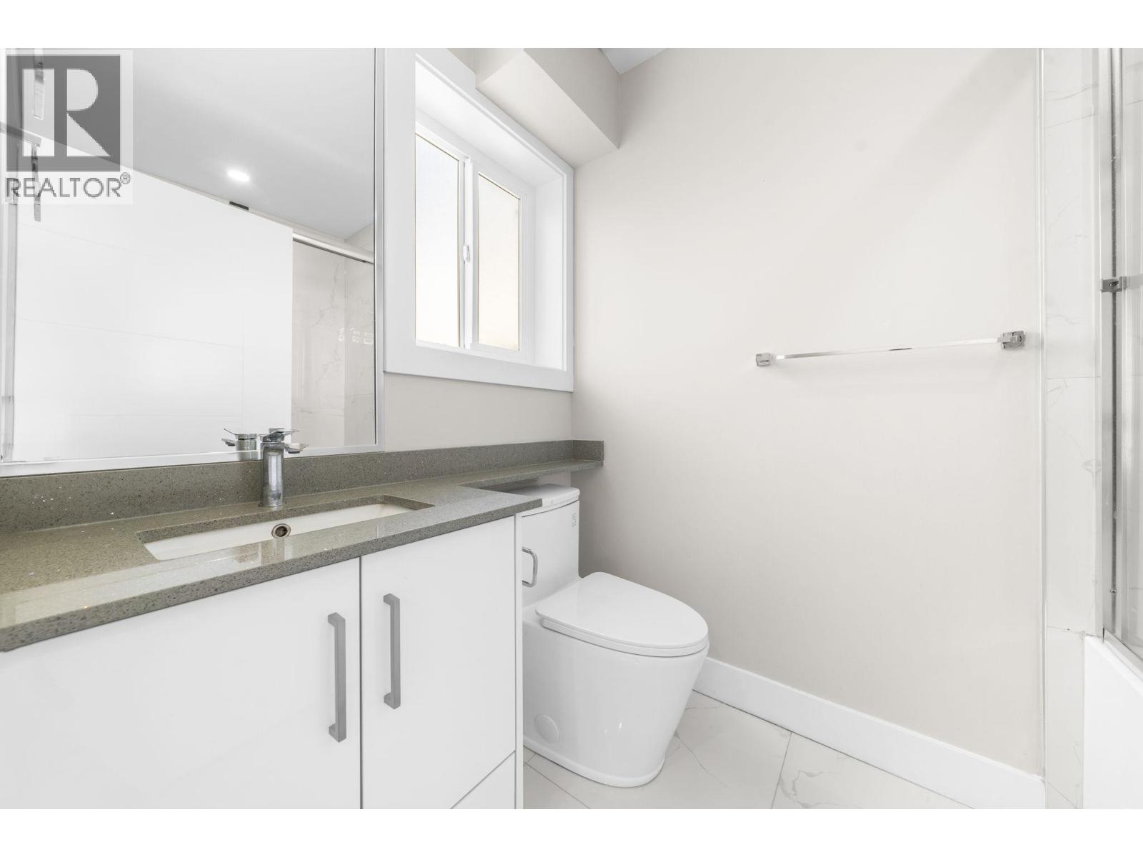 6692 Nanaimo Street Property Photo 25