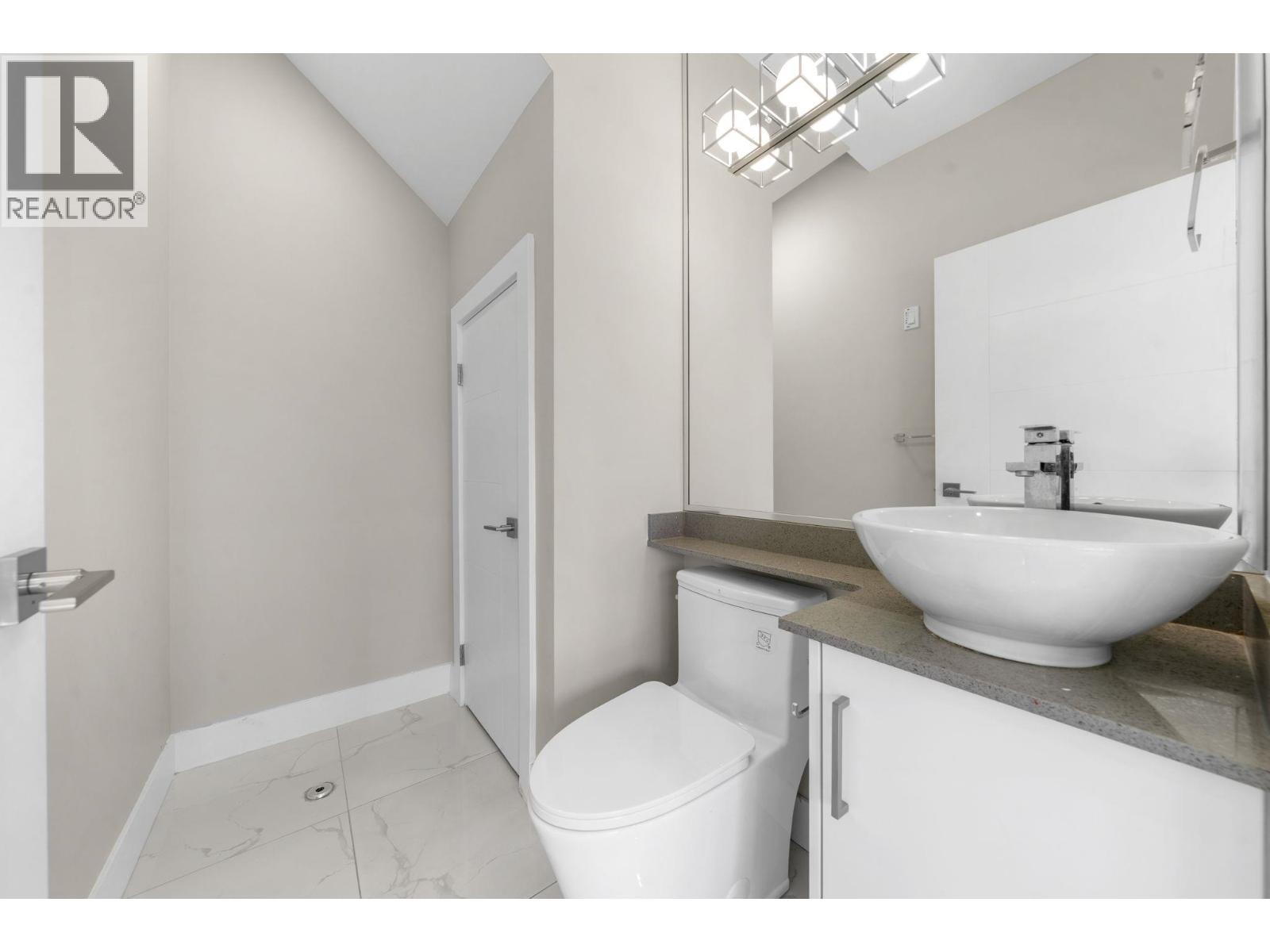 6692 Nanaimo Street Property Photo 26