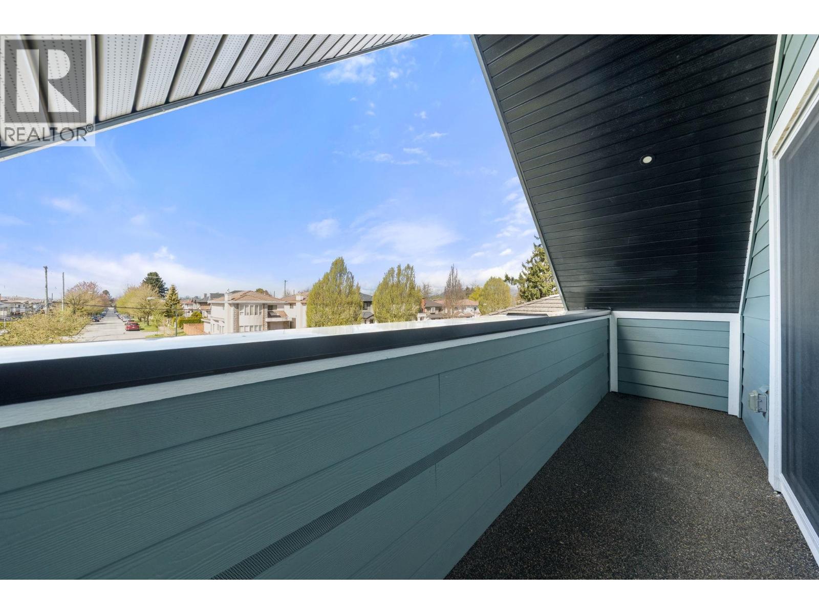 6692 Nanaimo Street Property Photo 27