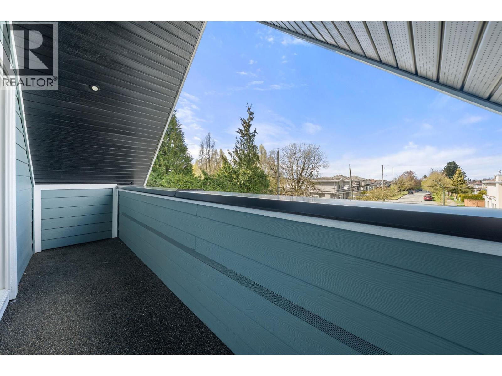 6692 Nanaimo Street Property Photo 28